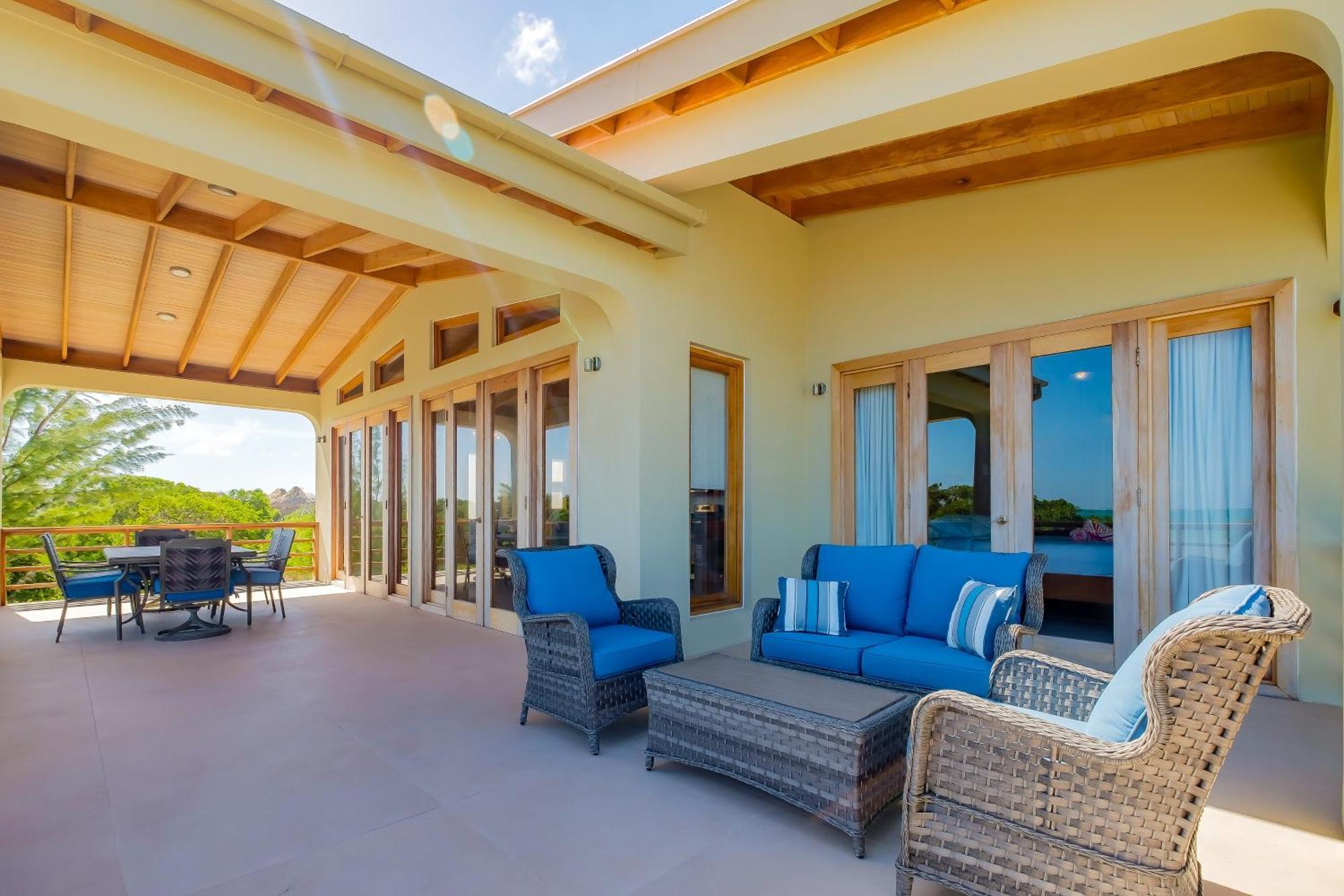 Villa Beachfront Island Pearl Gold Standard Certified
