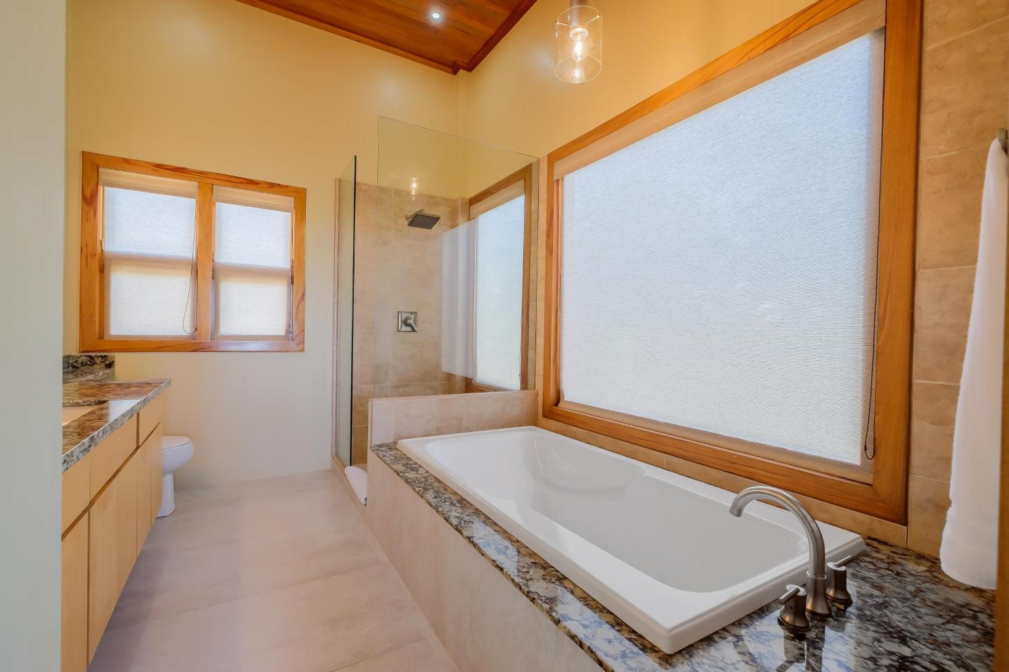 Villa Beachfront Island Pearl Gold Standard Certified Cayo Caulker