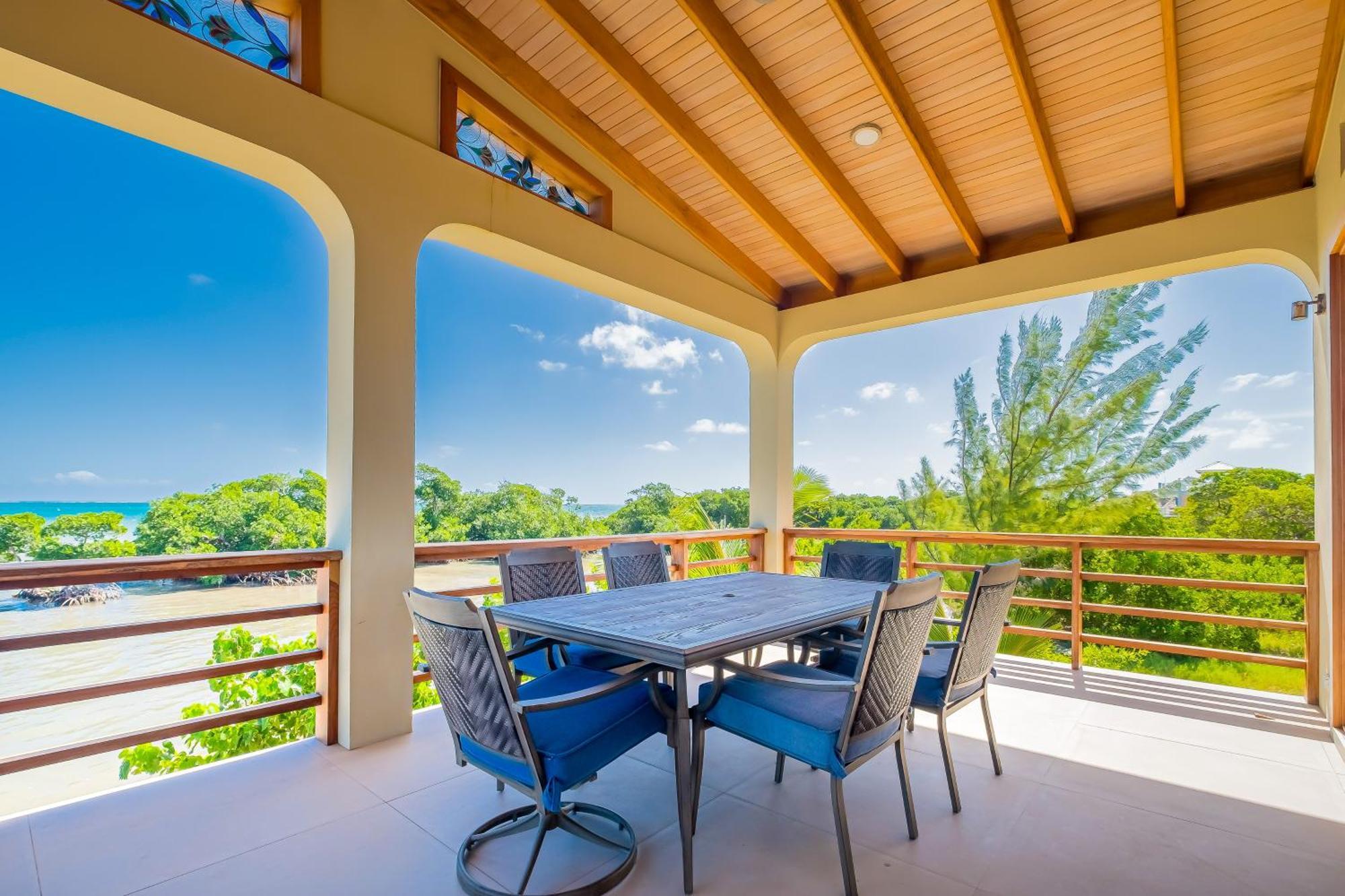 Beachfront Island Pearl Gold Standard Certified Villa Cayo Caulker
