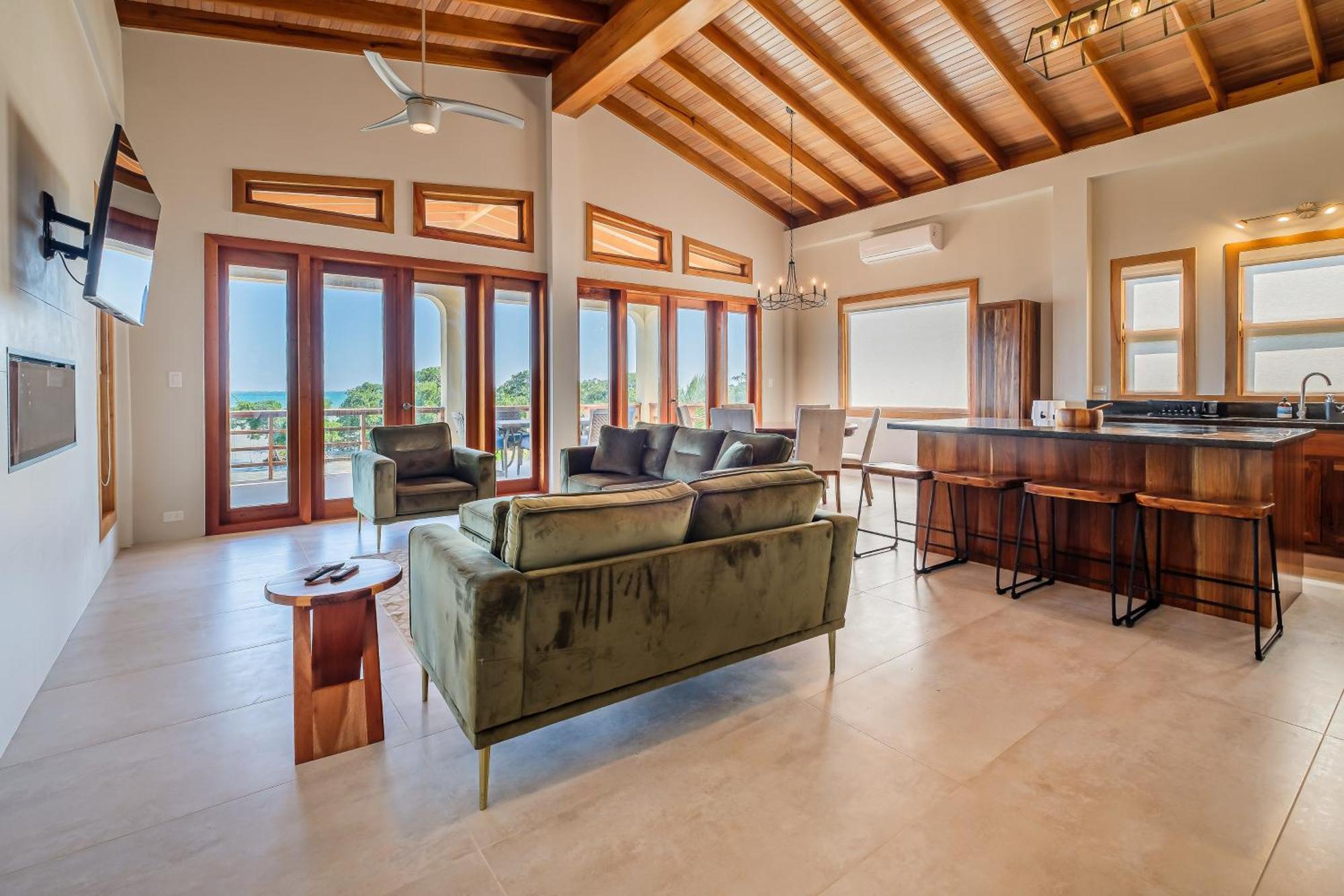 Beachfront Island Pearl Gold Standard Certified