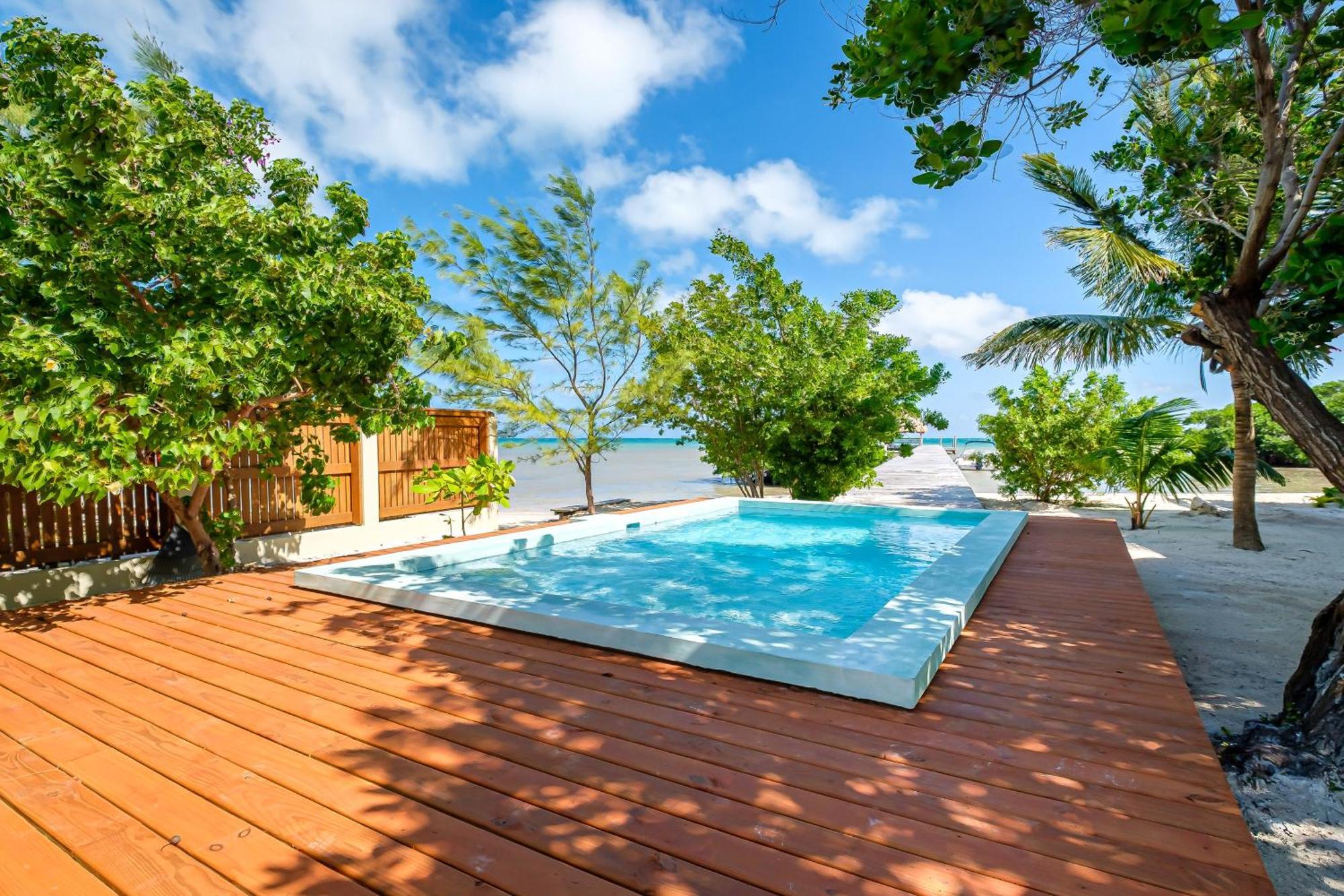 Beachfront Island Pearl Gold Standard Certified Cayo Caulker