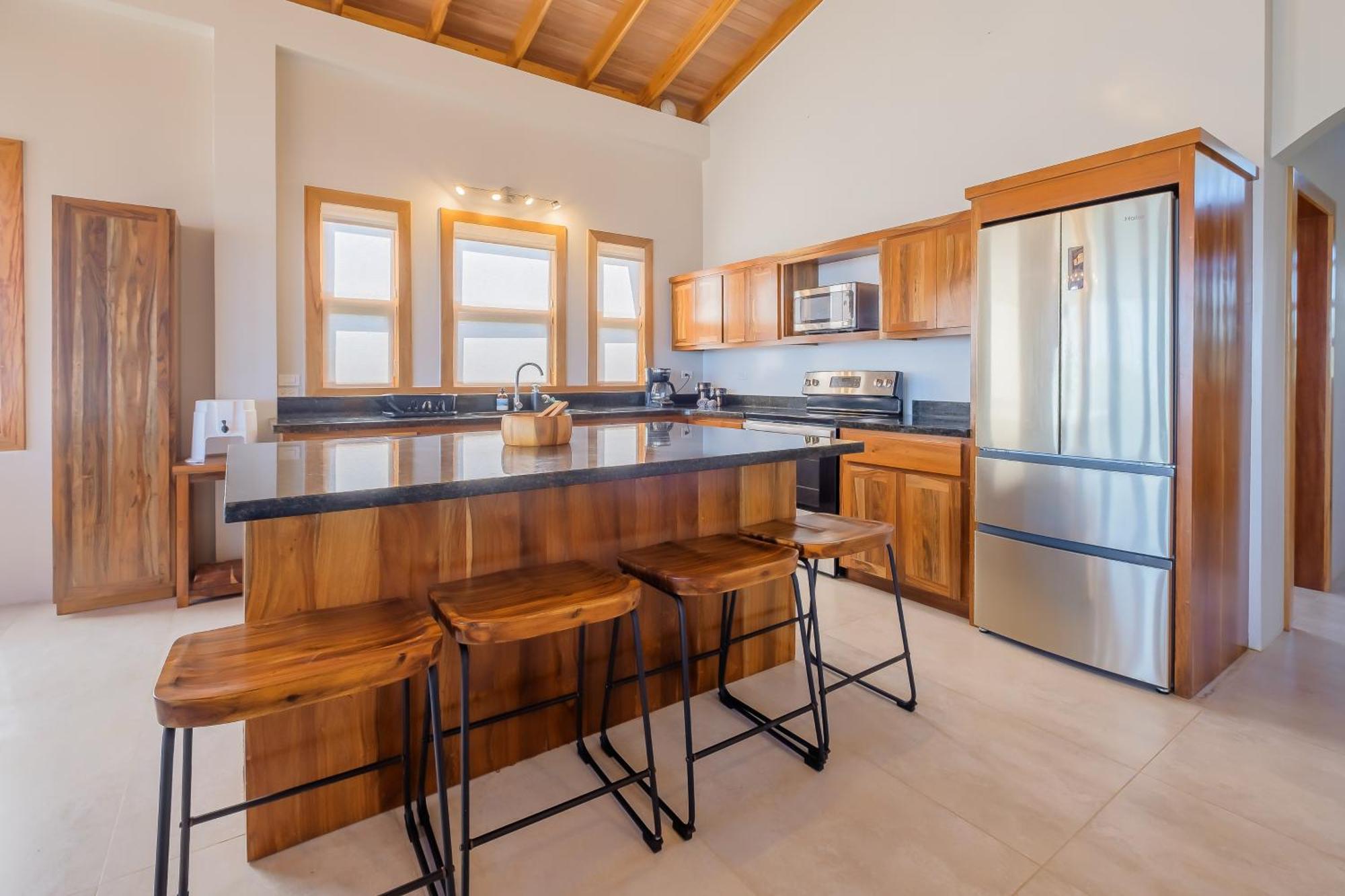 Beachfront Island Pearl Gold Standard Certified Villa Cayo Caulker