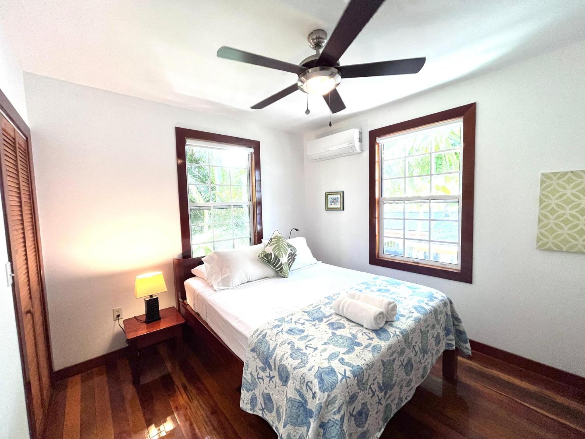 Barbara's House * Caye Caulker