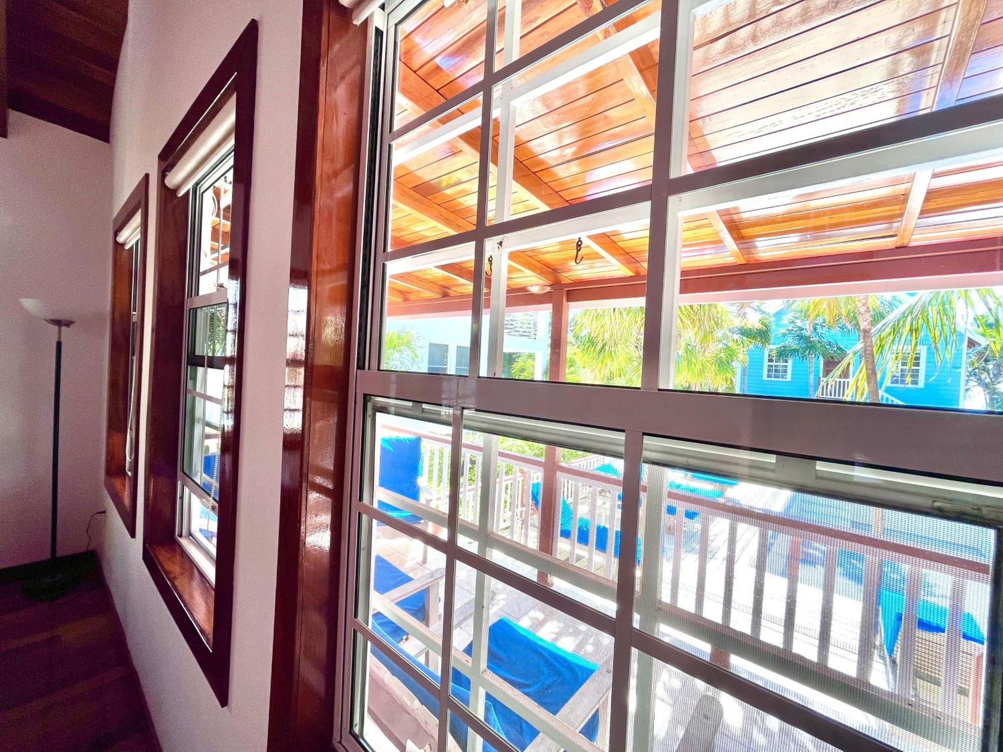 Barbara's House * Caye Caulker