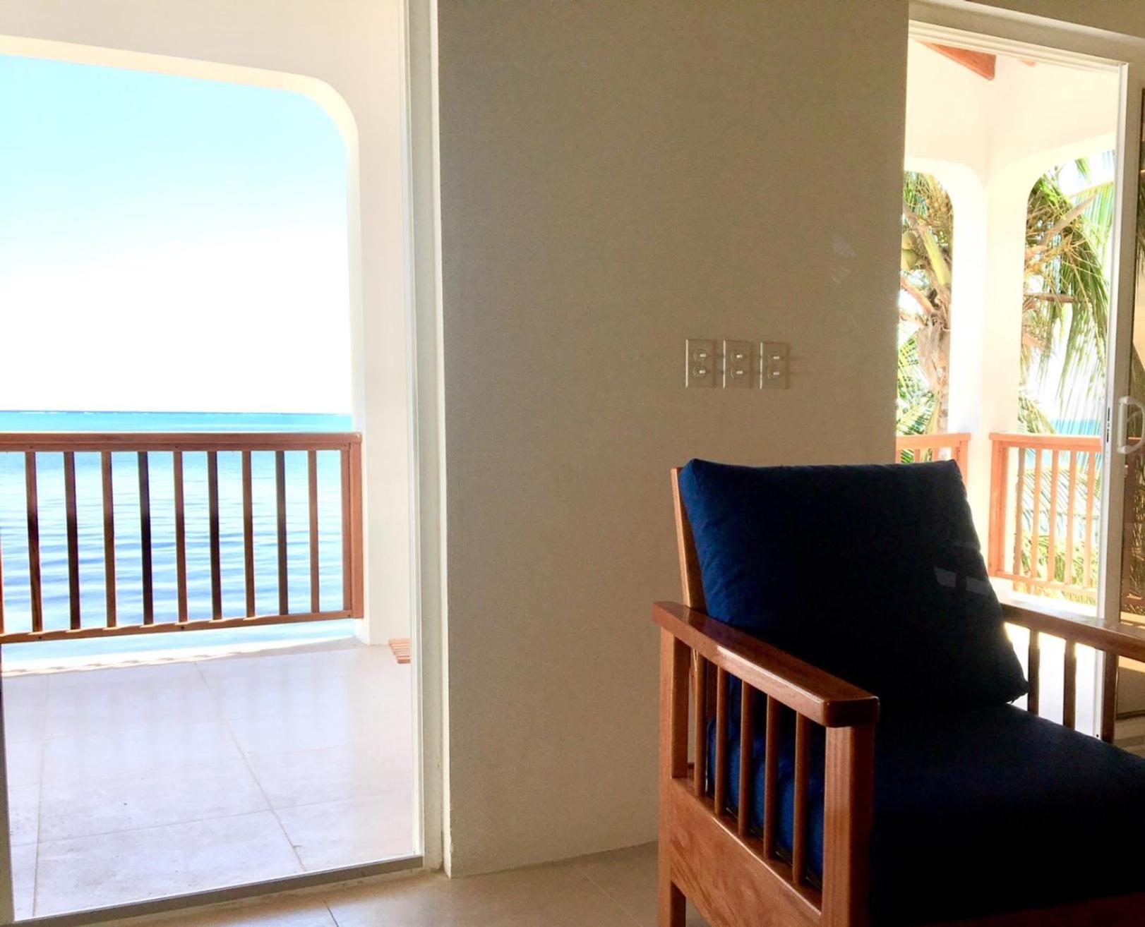 Velento Oceanfront Penthouse #1 Holiday home