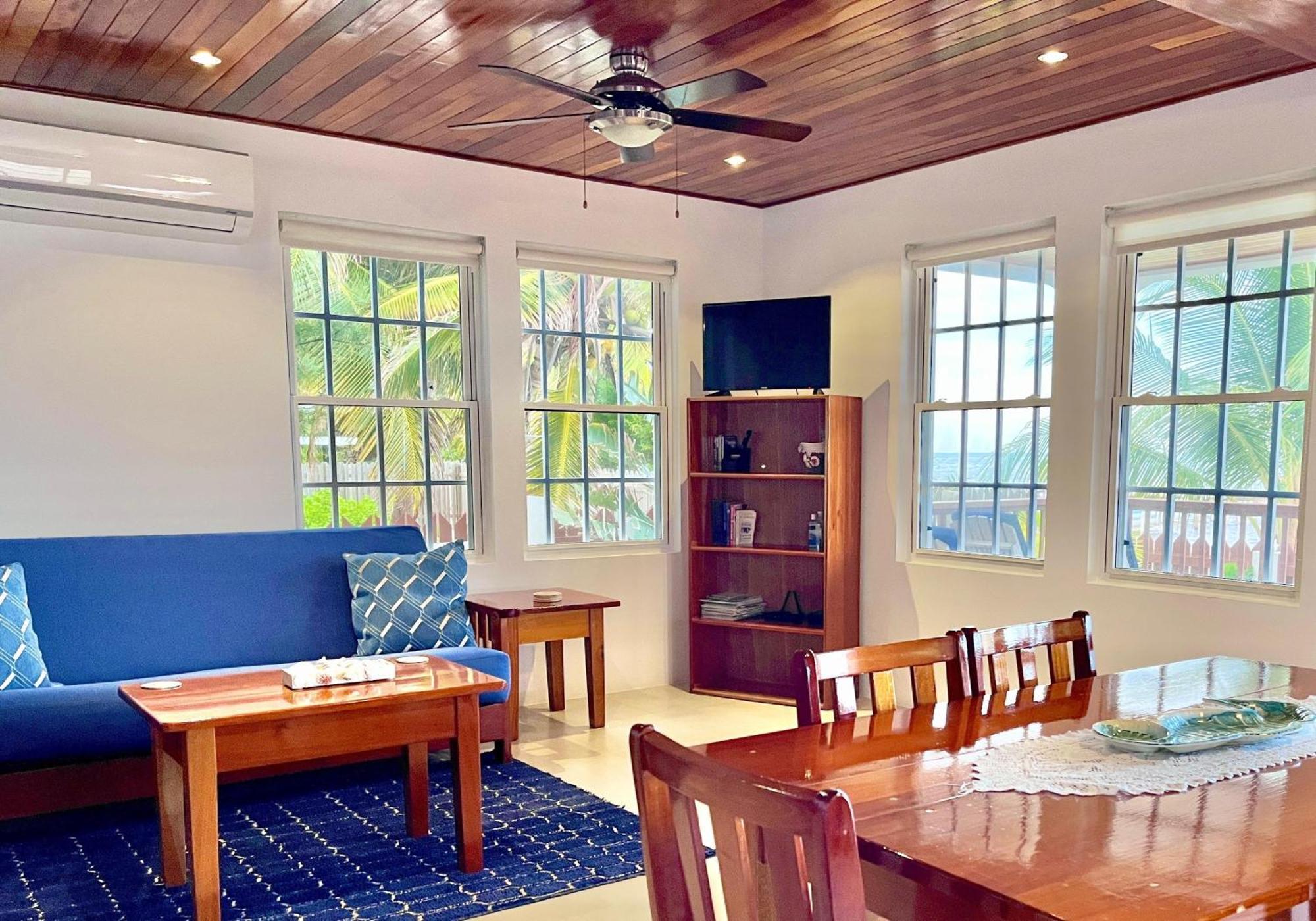 Velento Oceanfront #2 Caye Caulker