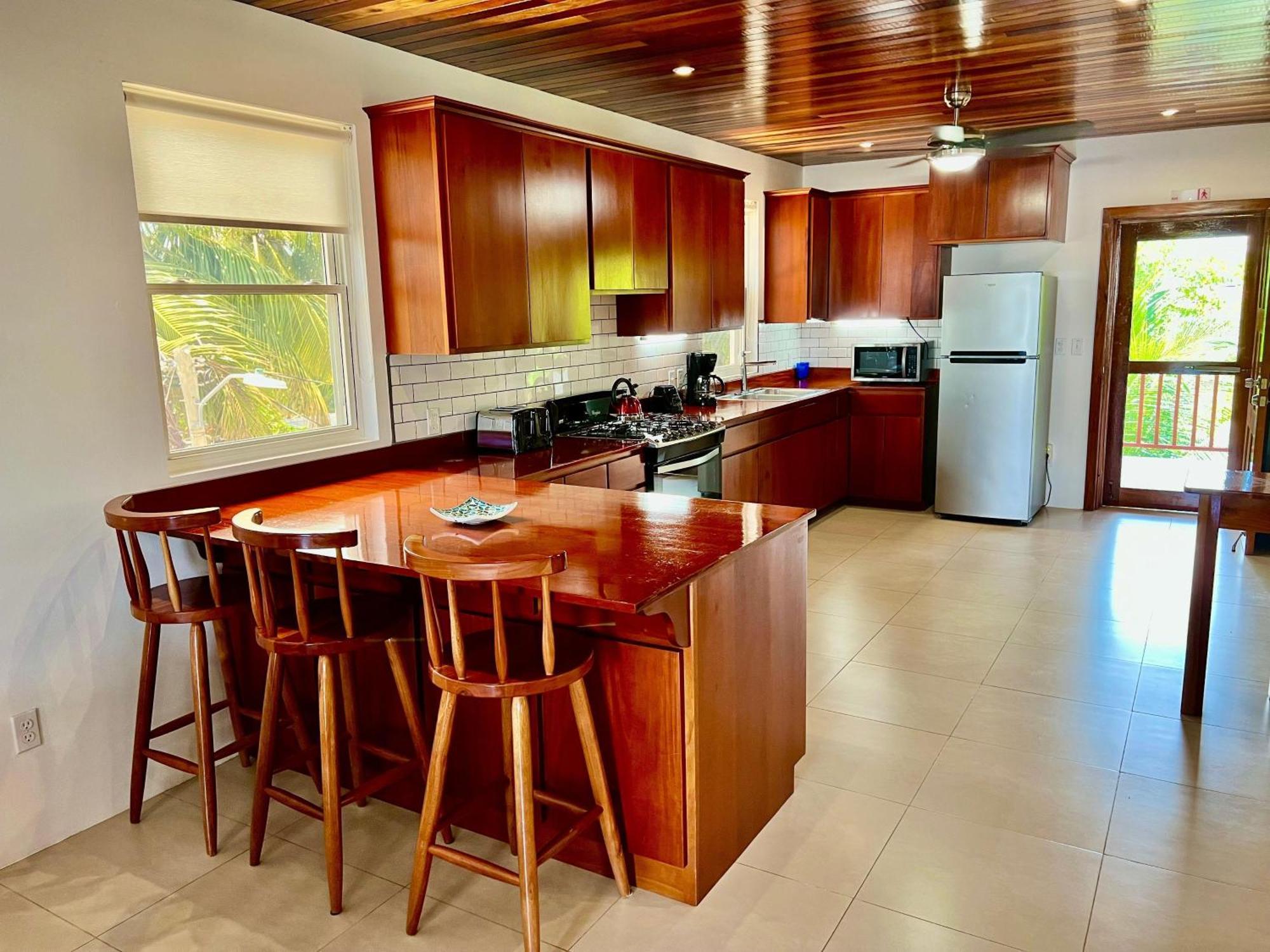 Velento Oceanfront Penthouse #1 * Caye Caulker
