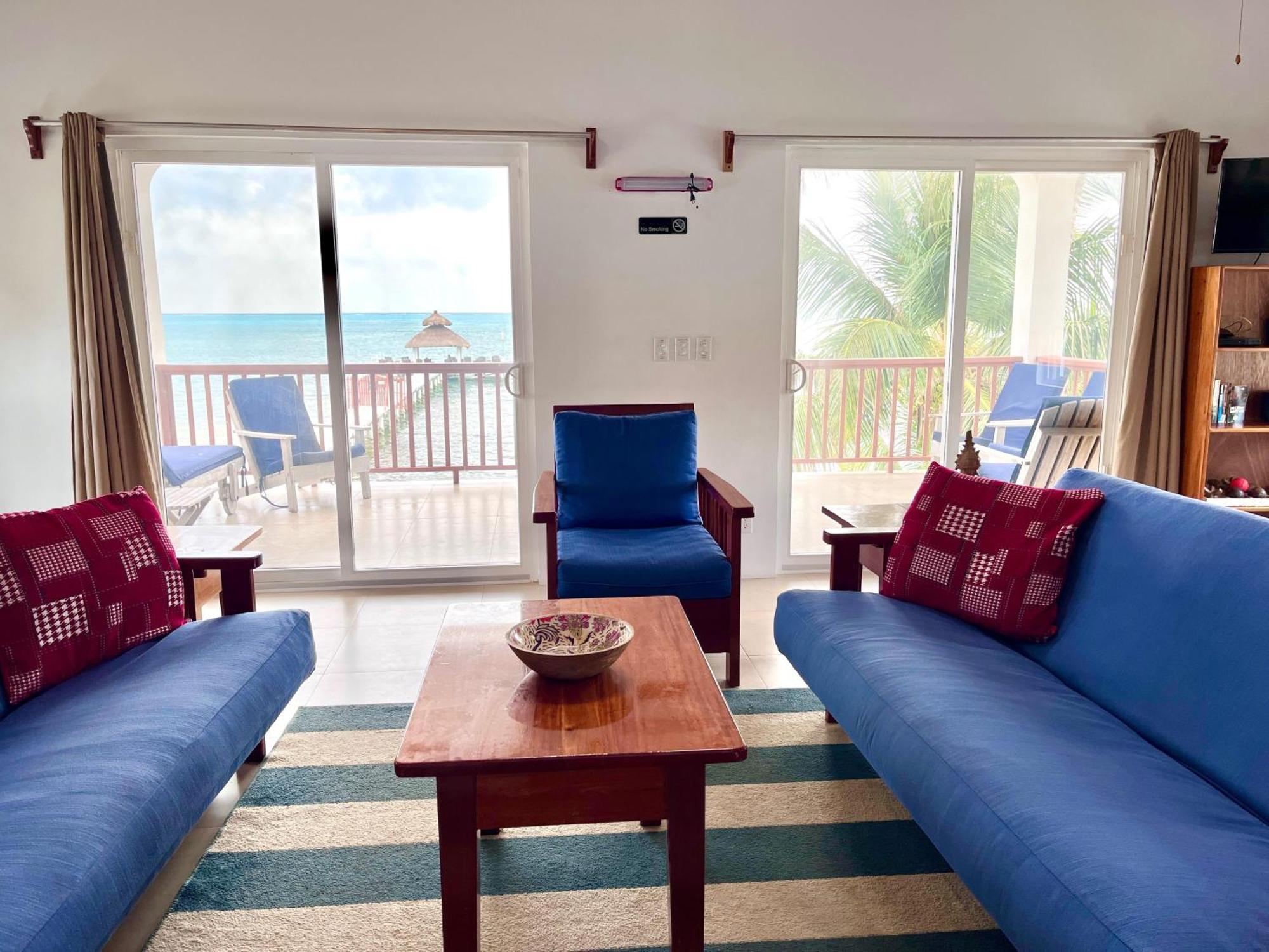 Velento Oceanfront Penthouse #1 Holiday home
