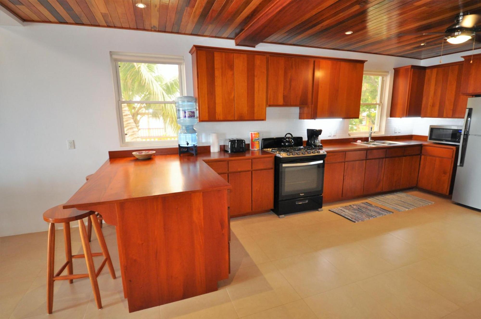 Velento Partial Ocean View Penthouse #7 Holiday home *