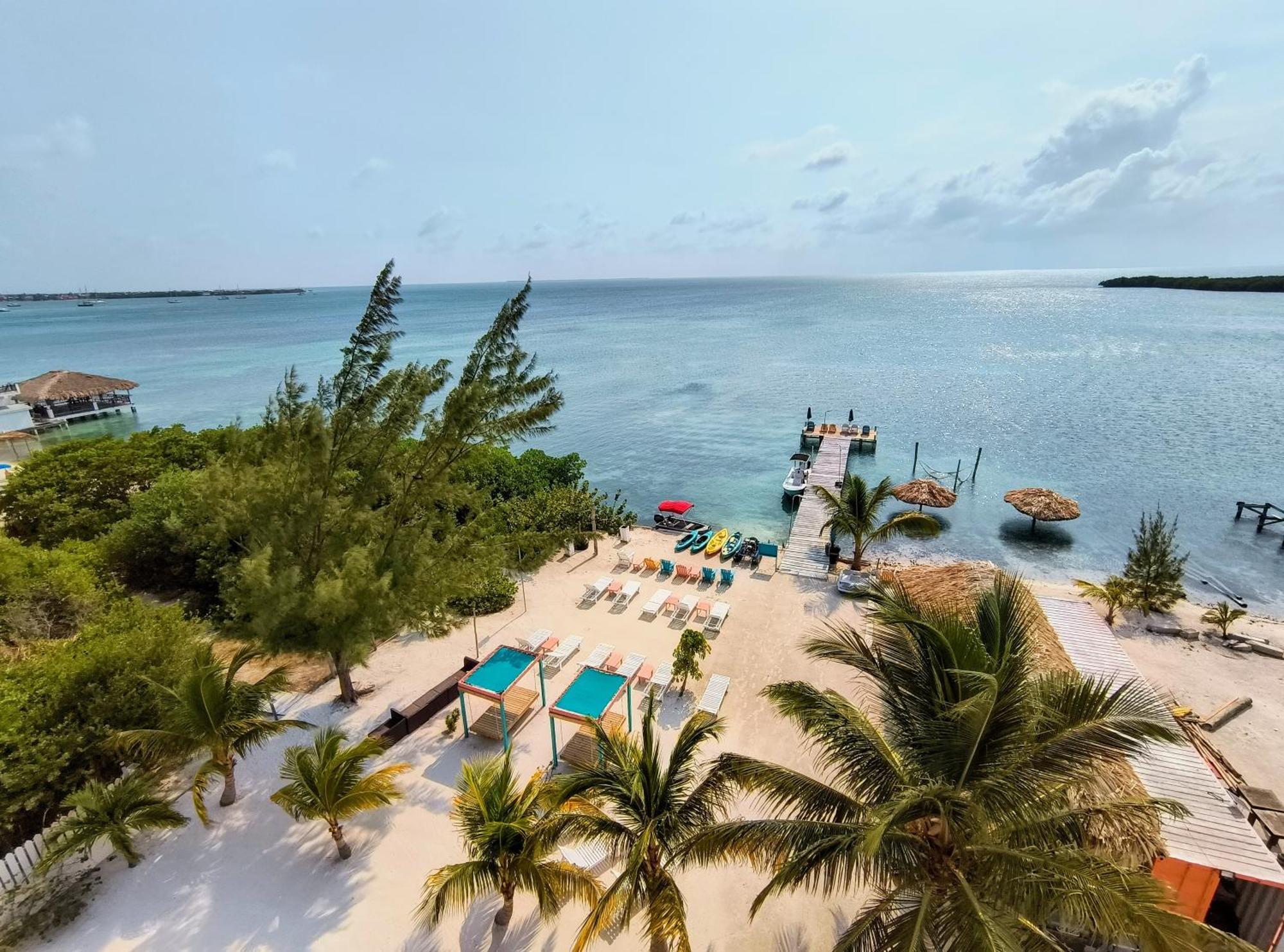 Aparthotel Bay Towers Caye Caulker