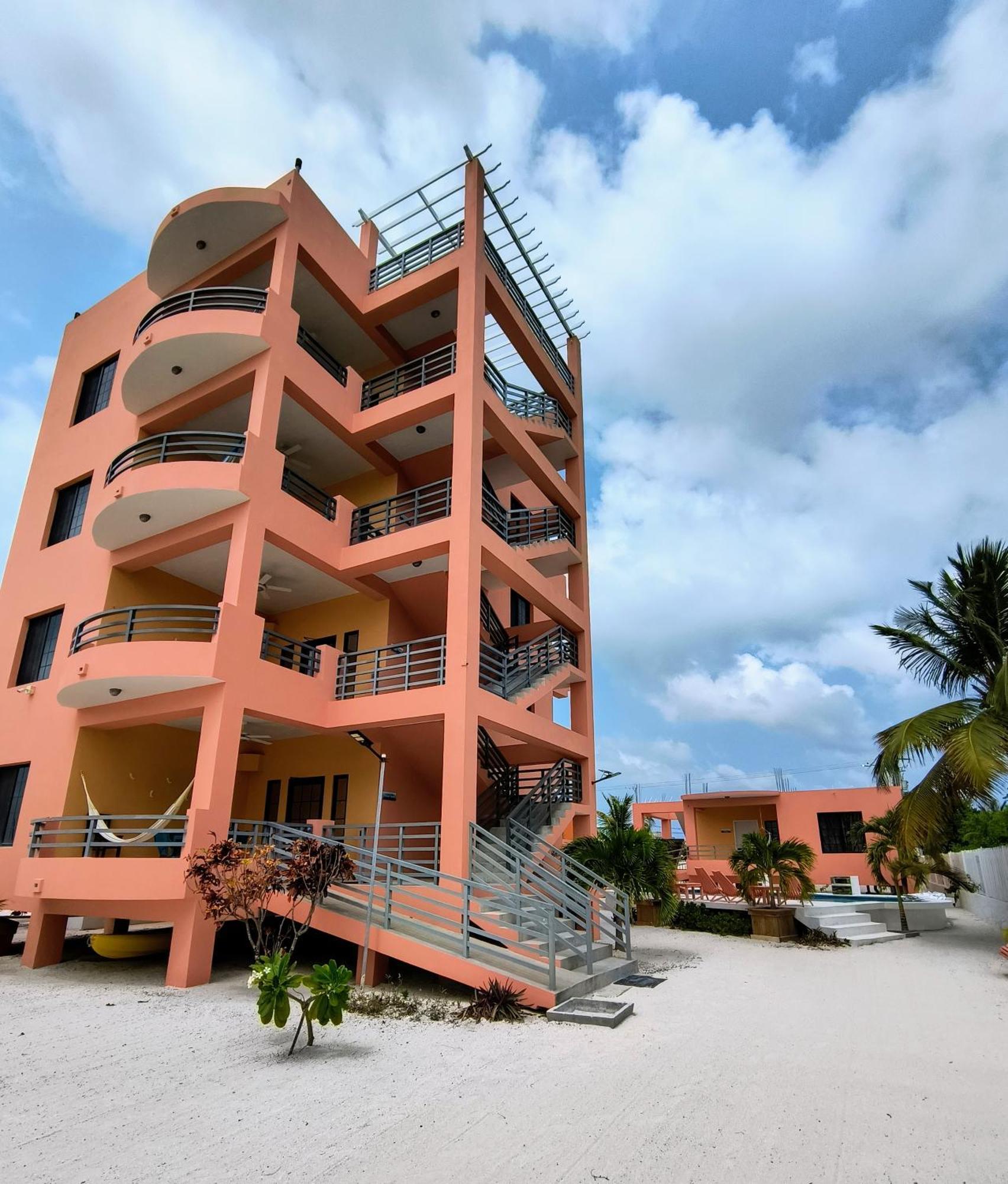 Aparthotel Bay Towers 3*