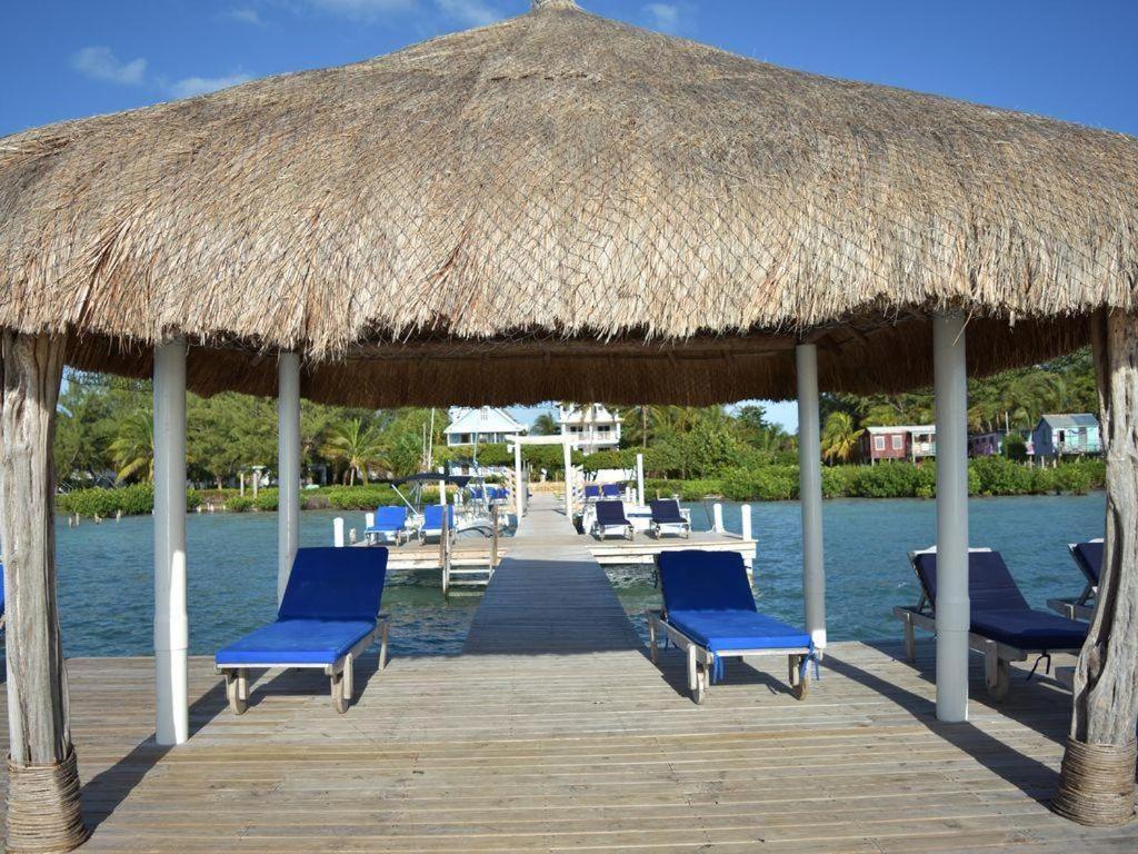 Caribbean * Caye Caulker