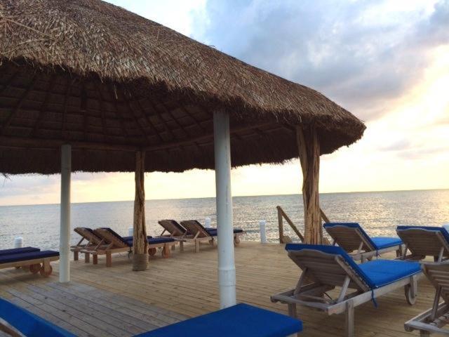 Caribbean Sunrise Holiday home *