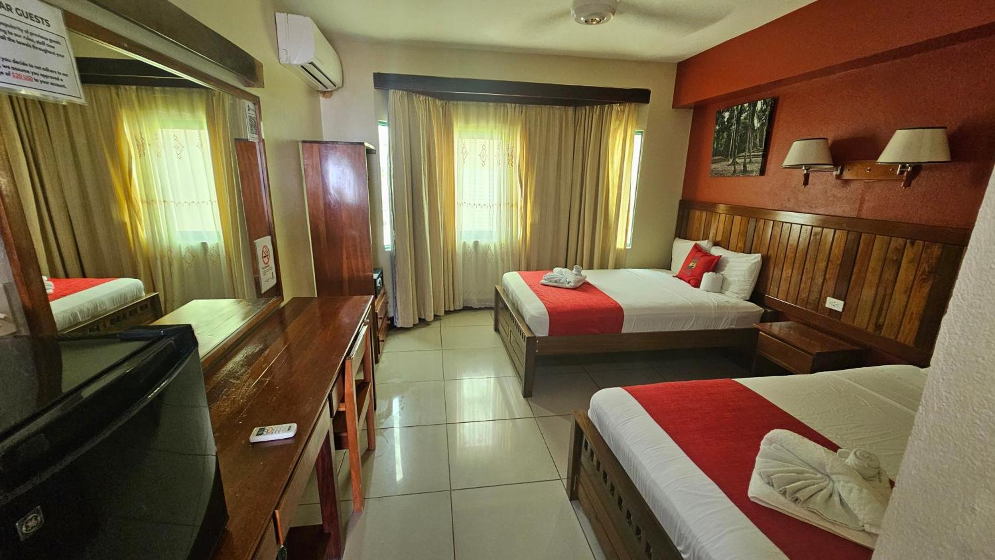 Plaza Hotel 3*