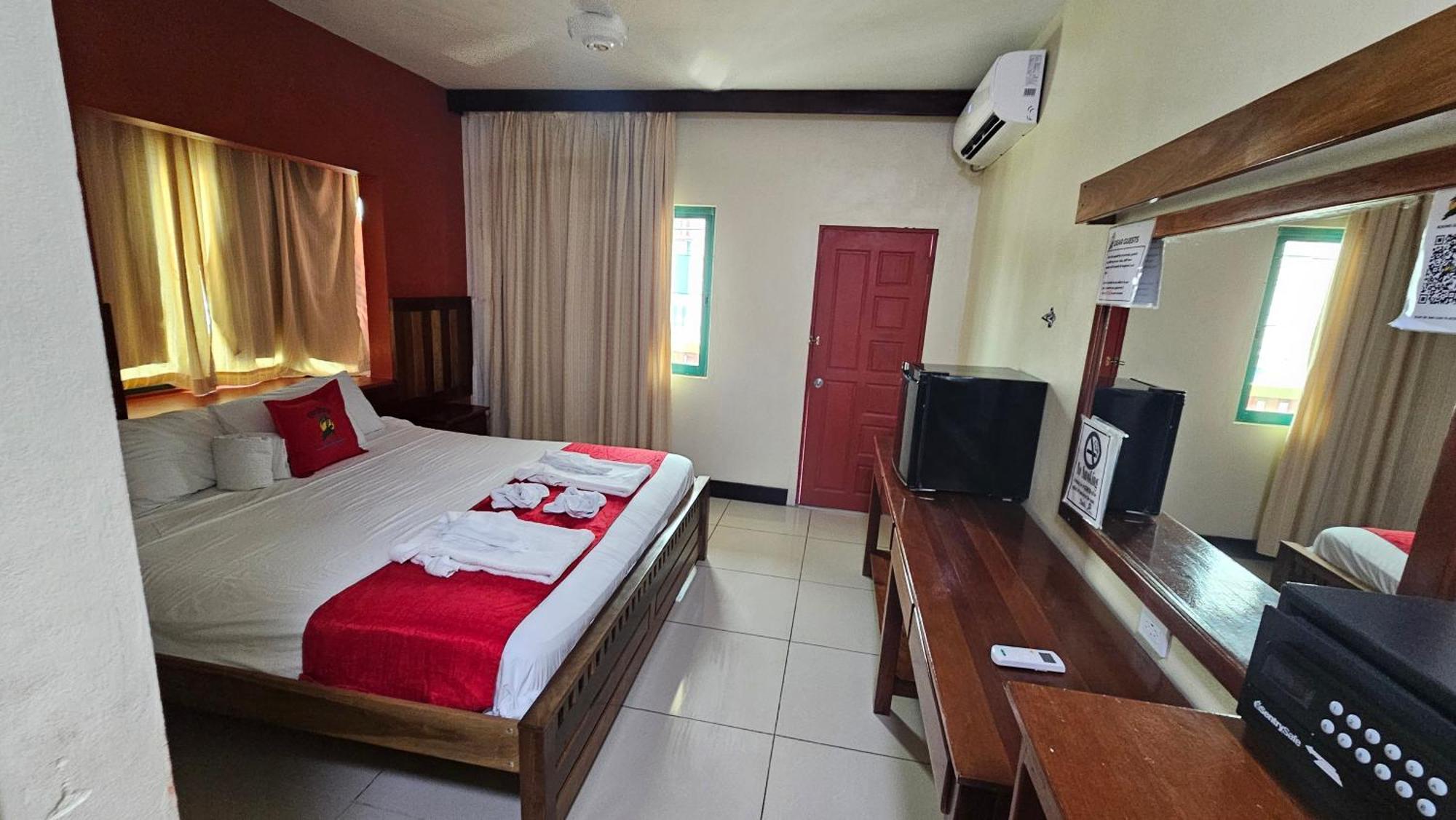 Hotel Plaza 3*