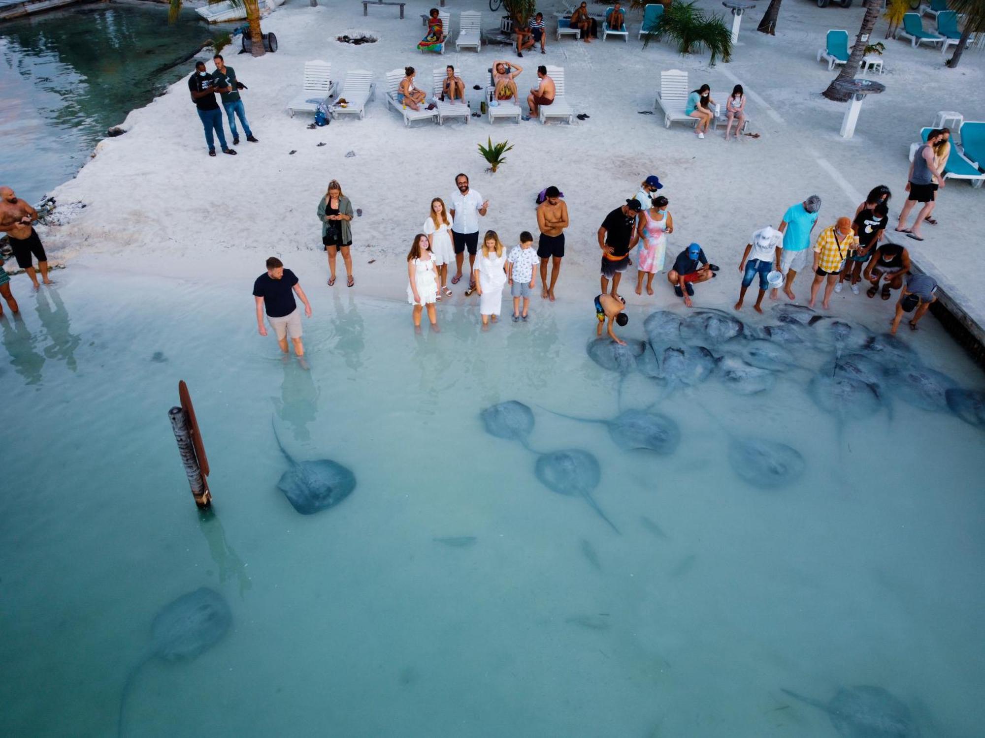 Hidden Treasure Vacation Blue Bay Homestay *