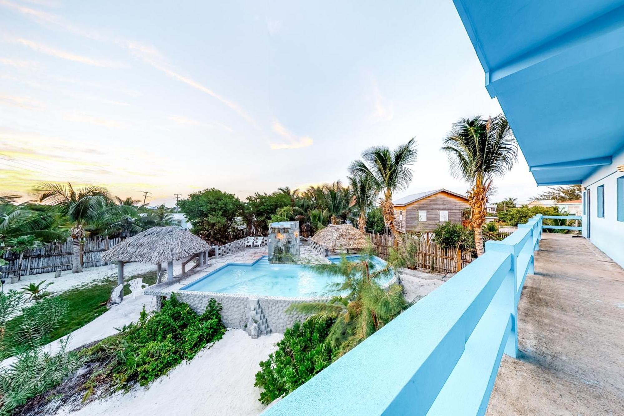 Mayan Falls Aparthotel Caye Caulker