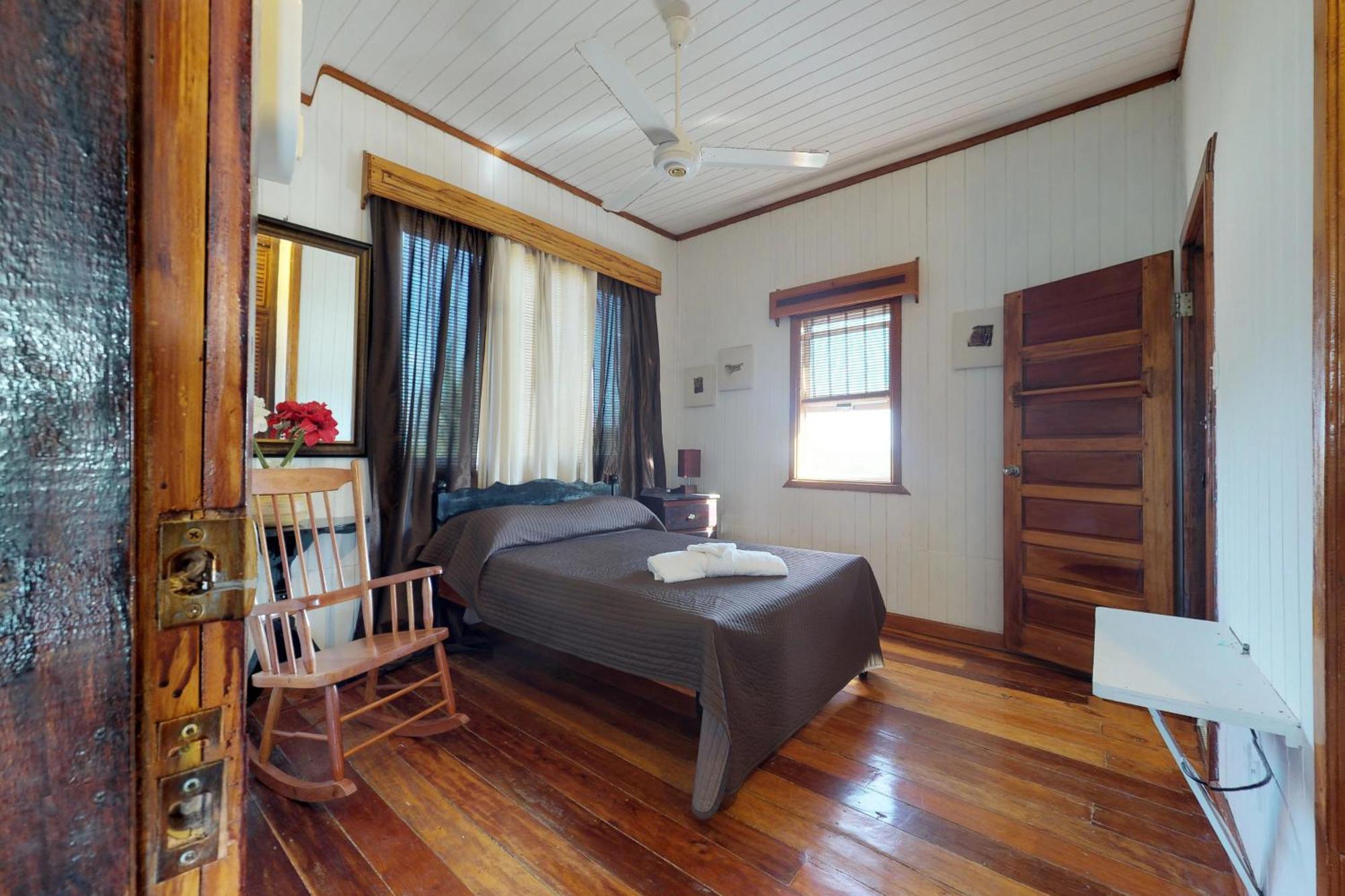 The French Lady - Entire House * Caye Caulker