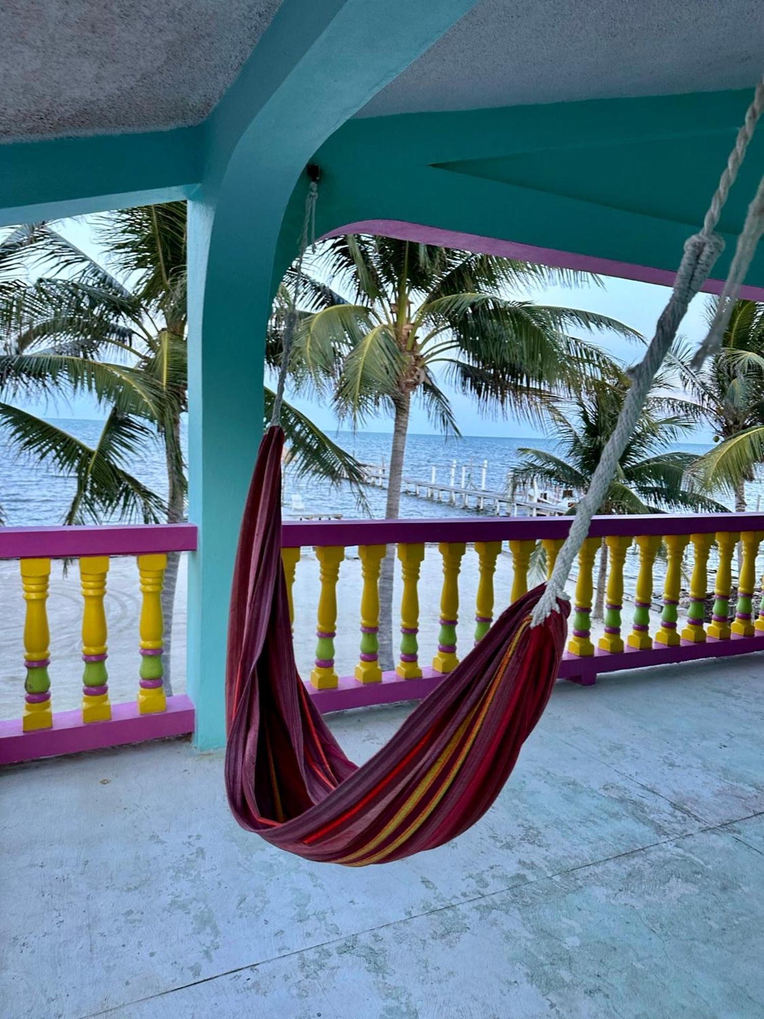 Barefoot Belize * Caye Caulker