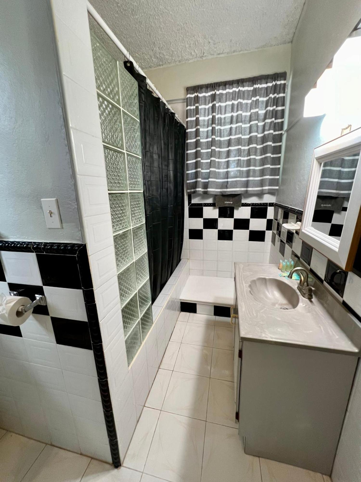 Hotel Barefoot Belize *
