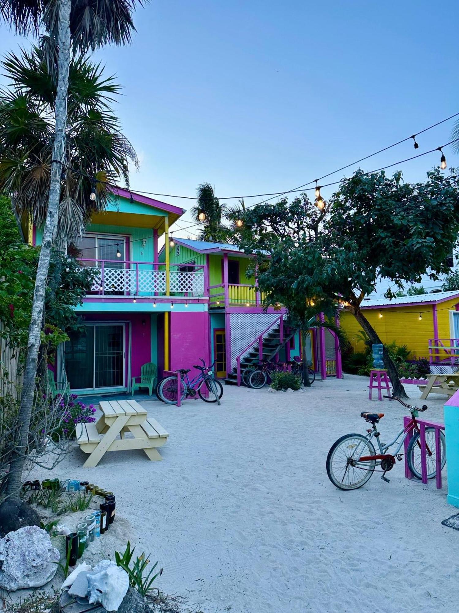 Barefoot Belize Hotel *