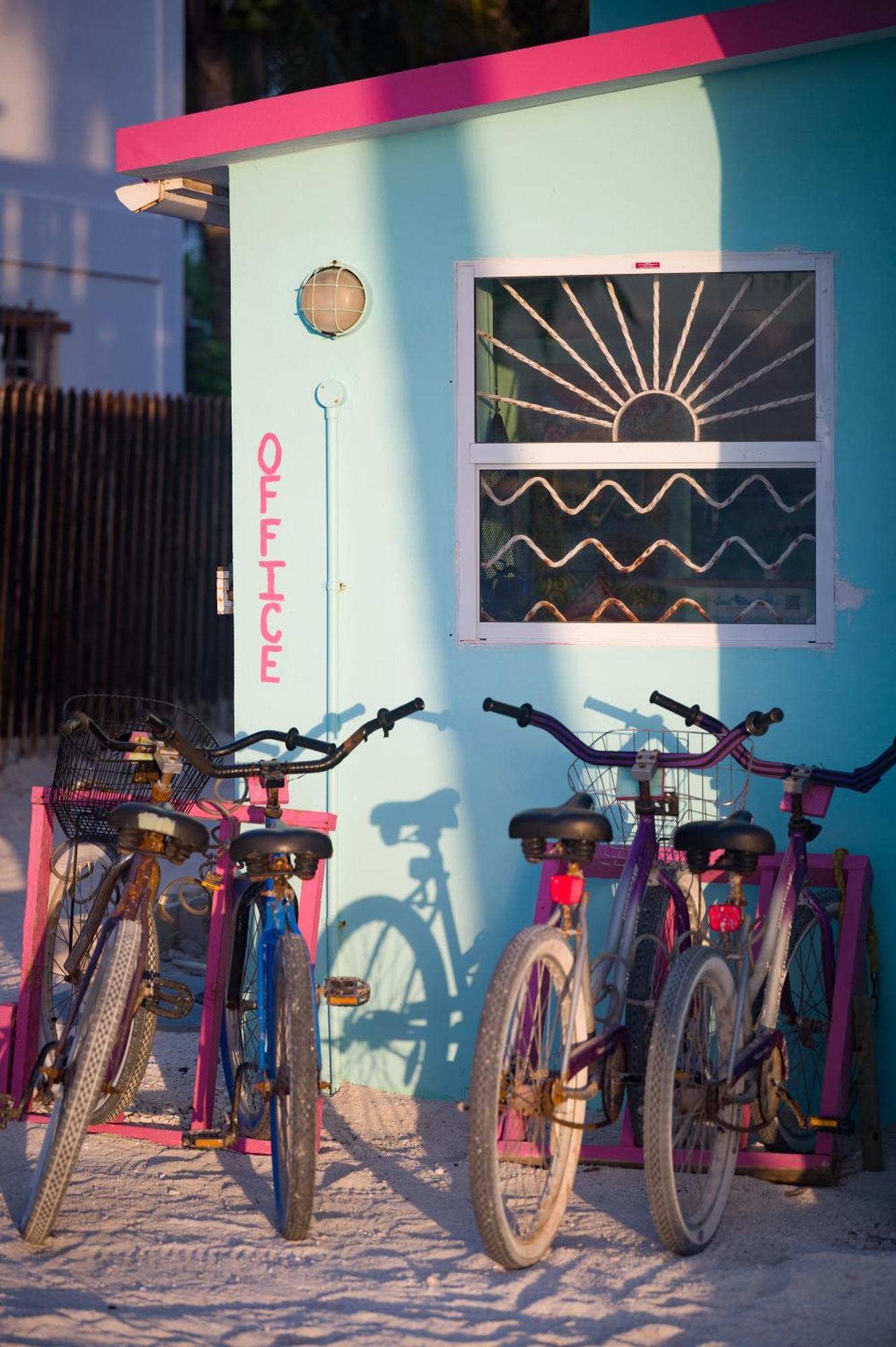 Barefoot Belize * Caye Caulker