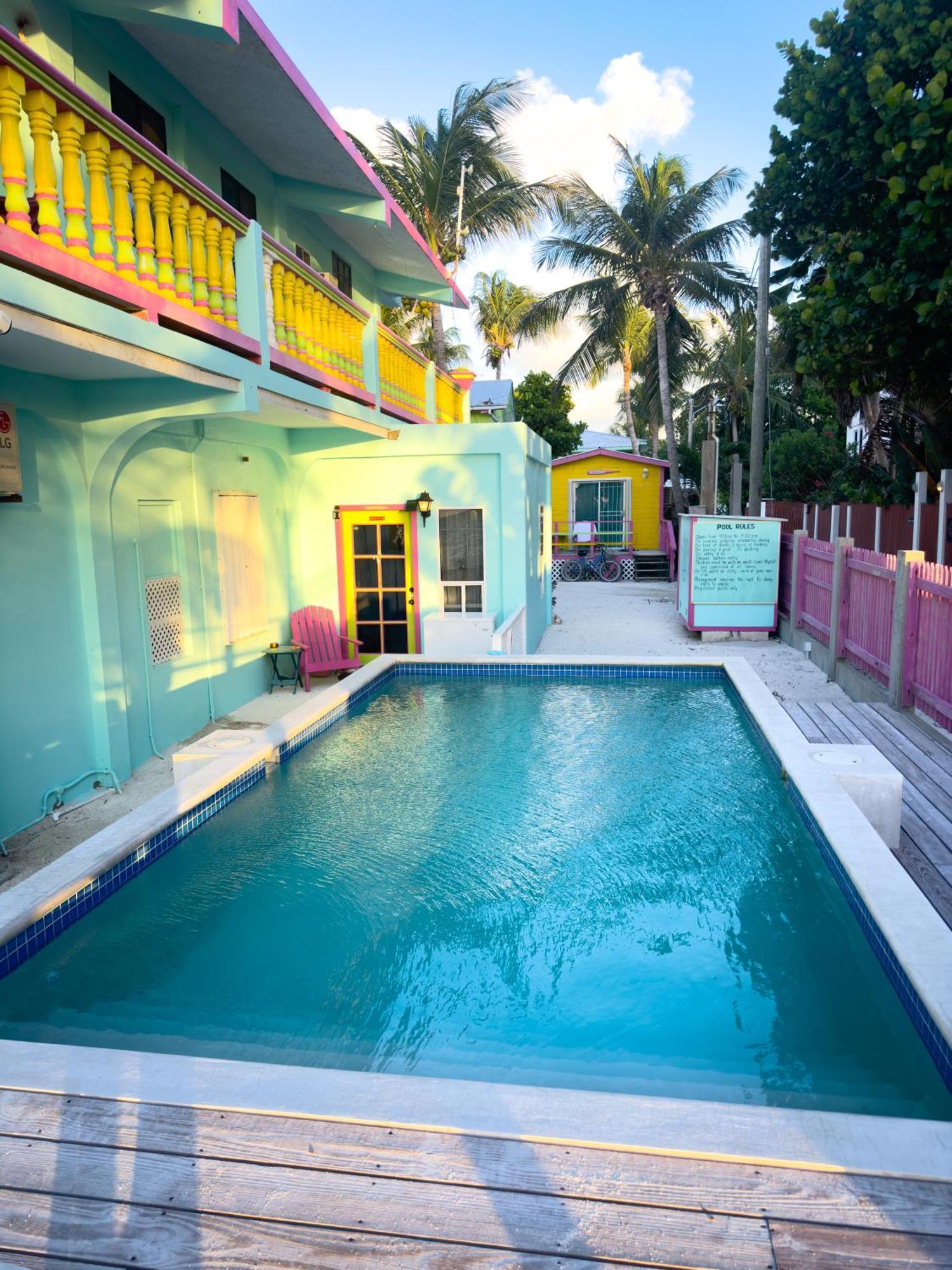Hotel Barefoot Belize *