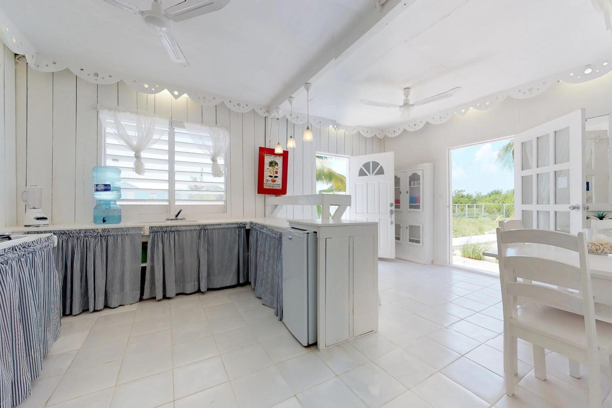 The French Lady - Entire House Caye Caulker