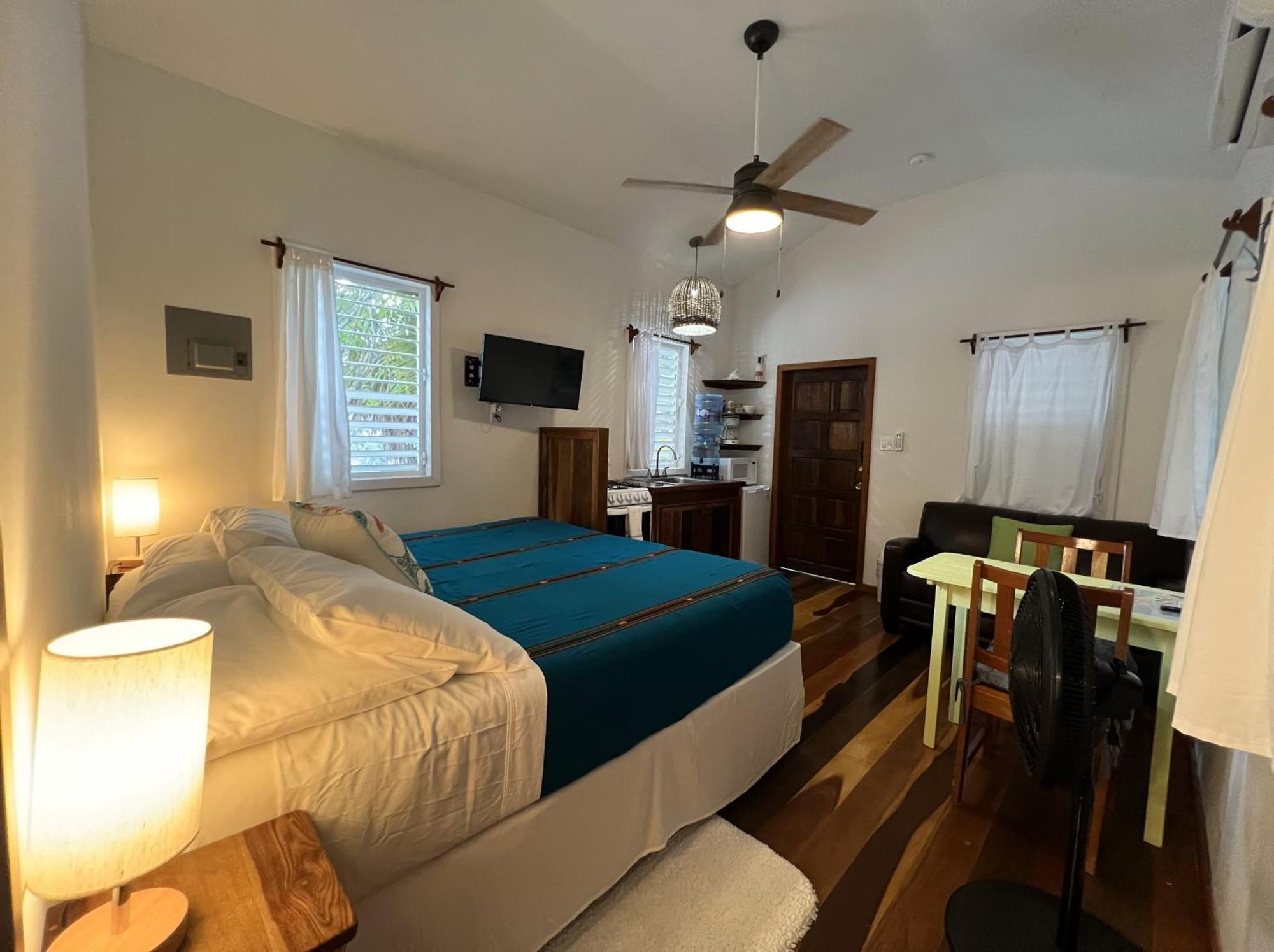 Sea Dreams * Caye Caulker