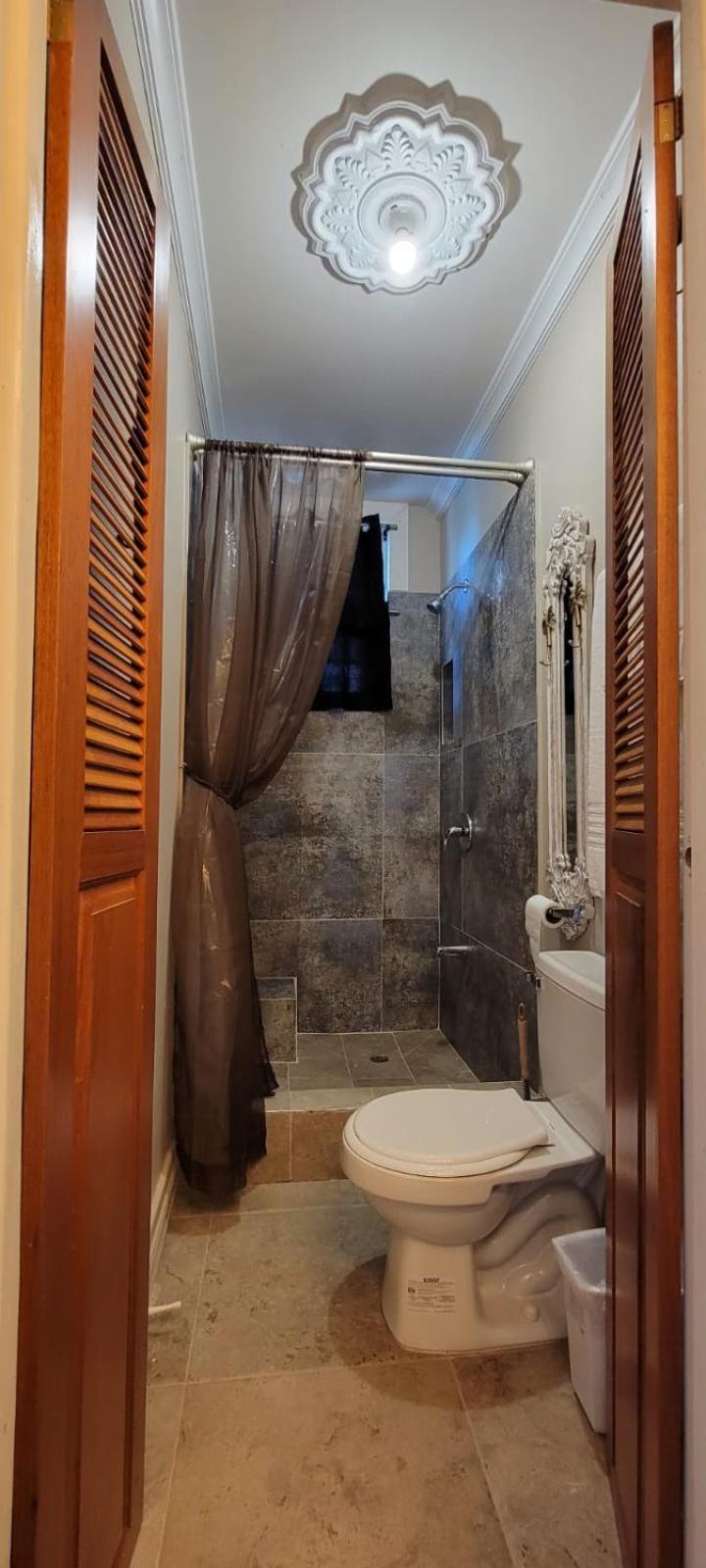 Boutique Guesthouse- 2 * Cayo Caulker