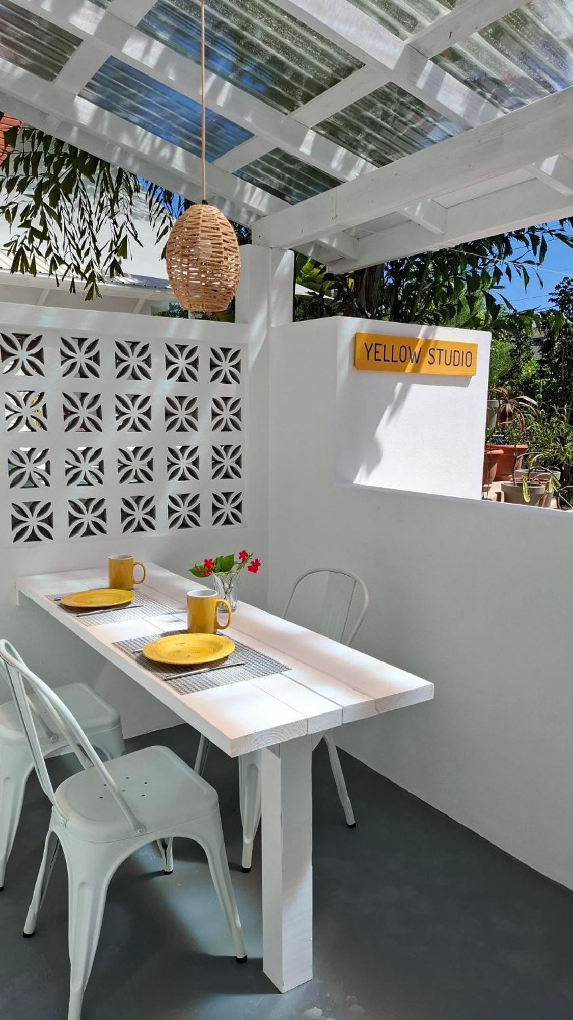 Amanda's Place Yellow - Pool And Tropical Garden Apartamento Caye Caulker