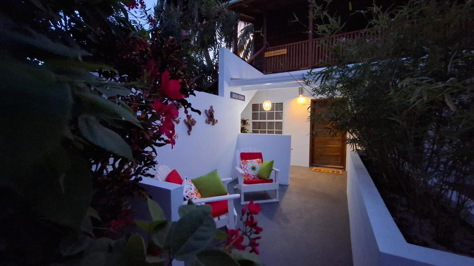 Amanda's Place Yellow - Pool And Tropical Garden * Caye Caulker