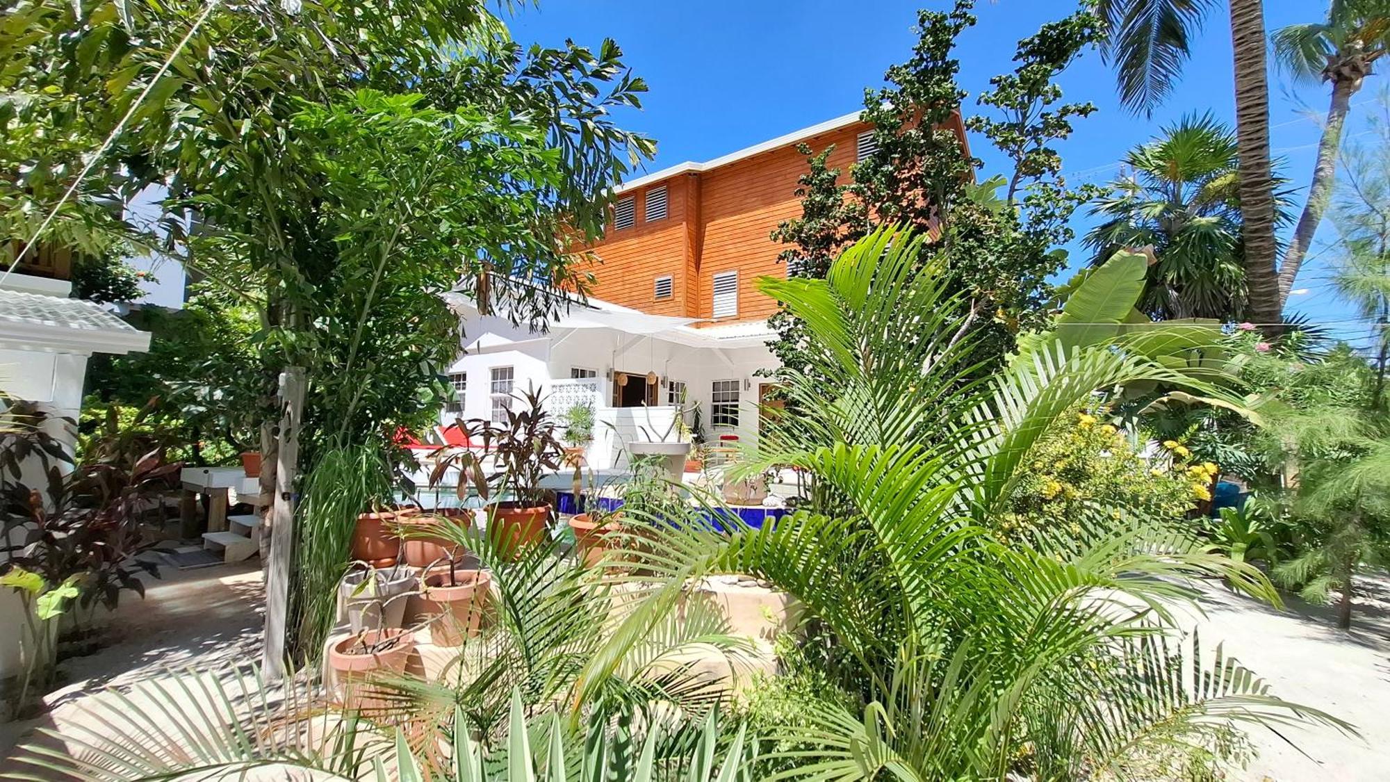 Amanda's Place Casita Carinosa - Pool And Tropical Garden Holiday home *