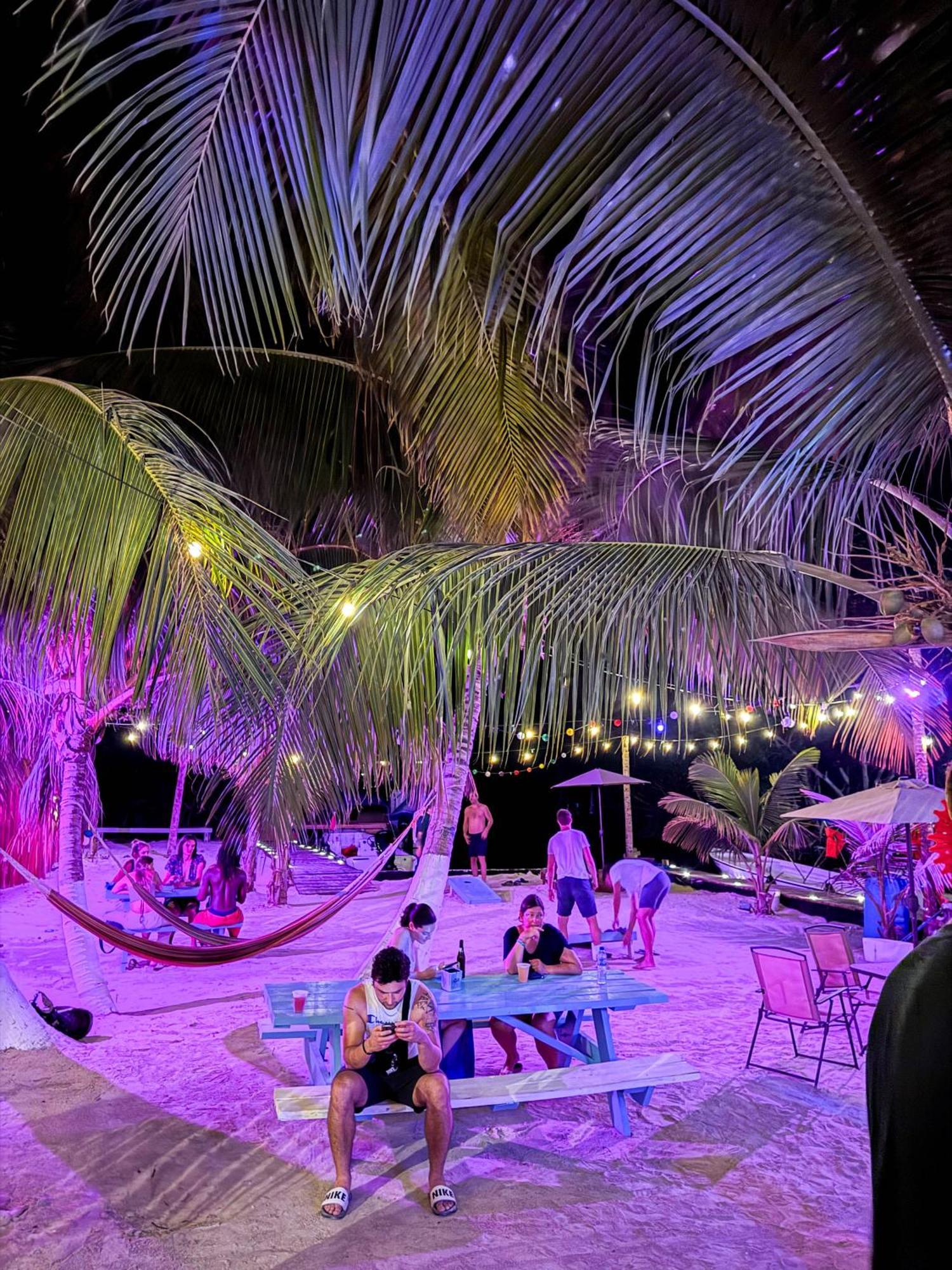 Bella's Backpackers Caye Caulker