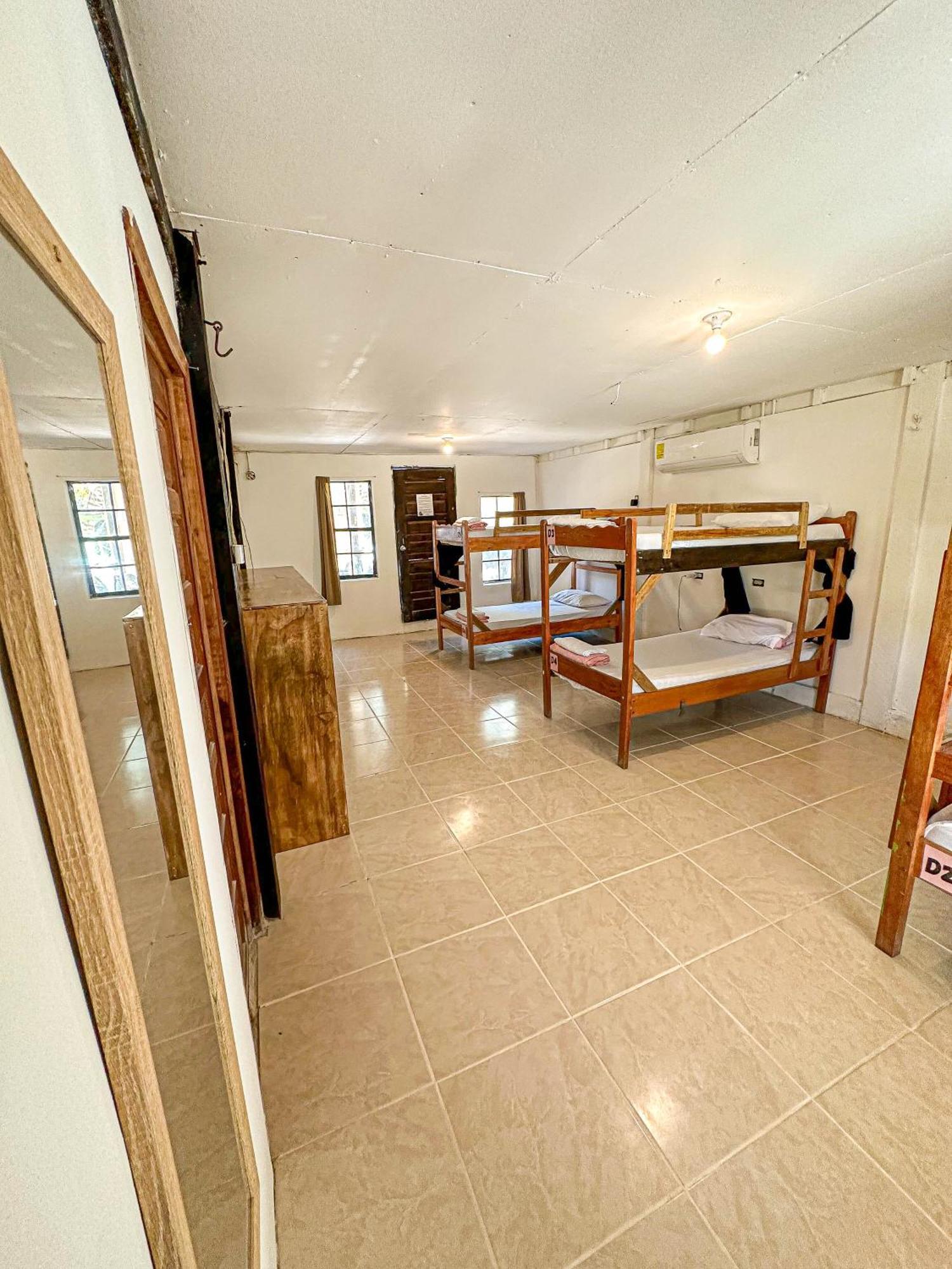 Hostel Bella's Backpackers *
