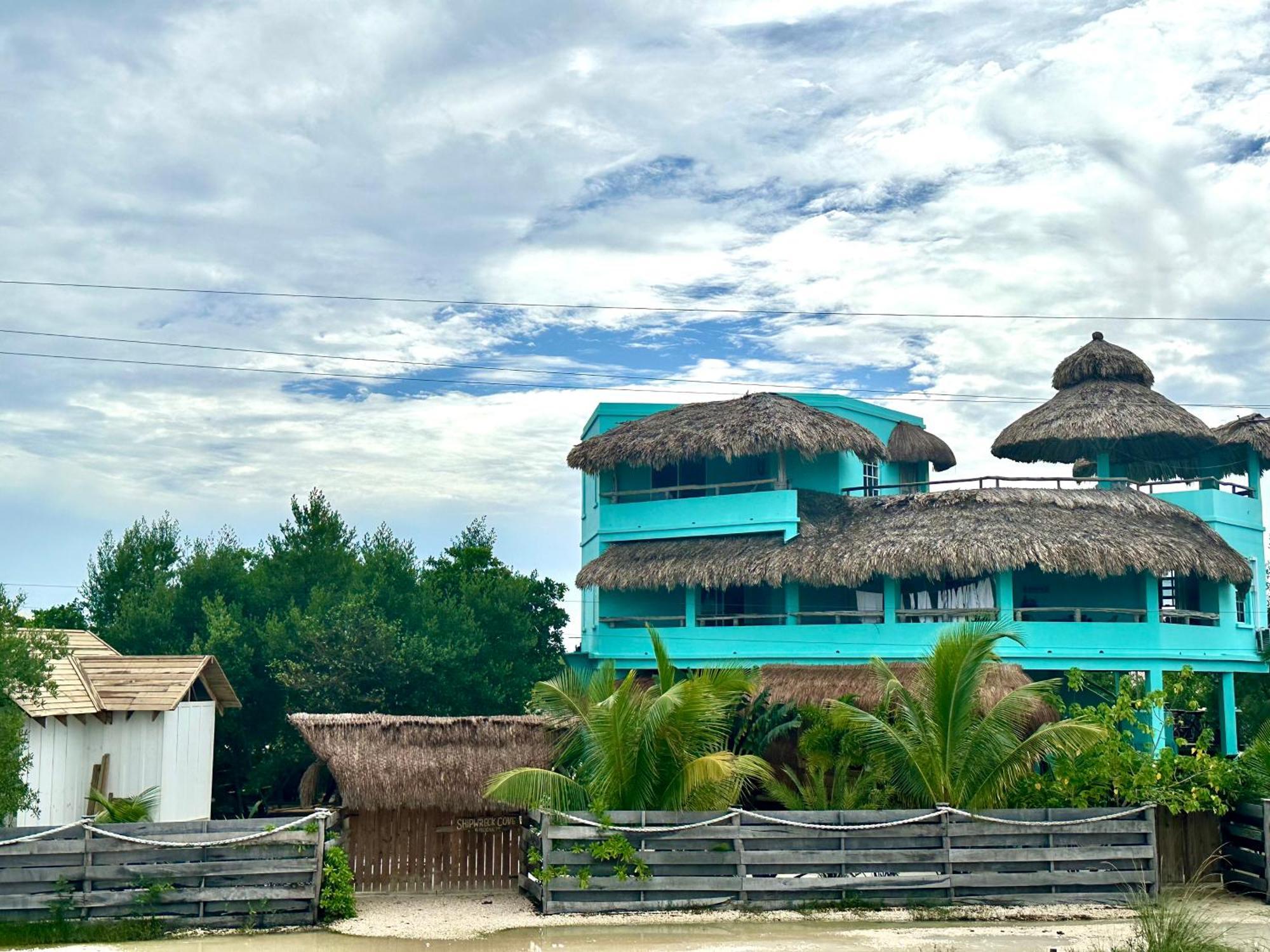 Shipwreck Cove Caye Caulker