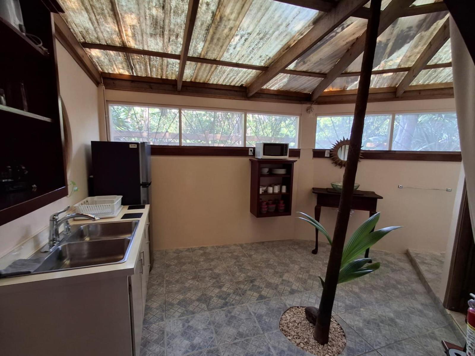 Bed & Breakfast Jungle Cocoon Caye Caulker