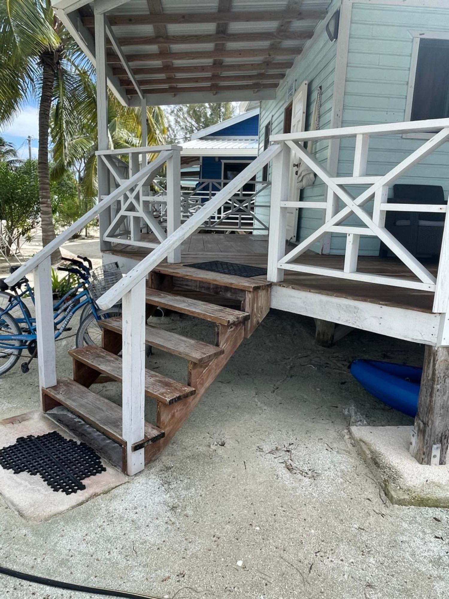 Hidden Treasure Vacation Blue Bay Homestay *