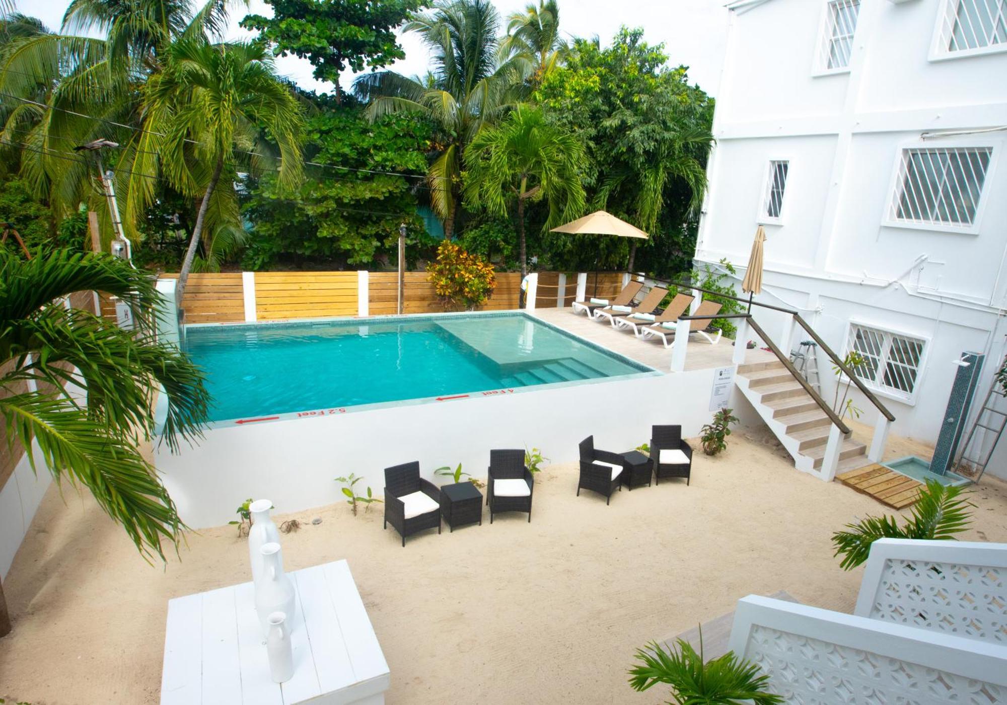 Treetops Caye Caulker