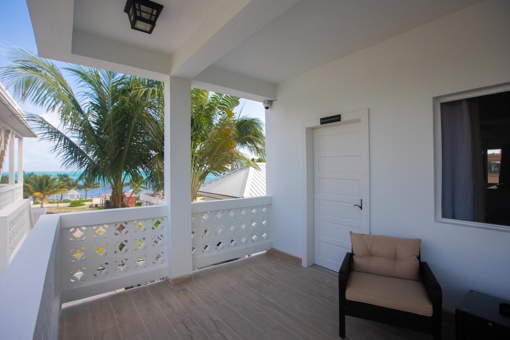 Hotel Treetops Caye Caulker