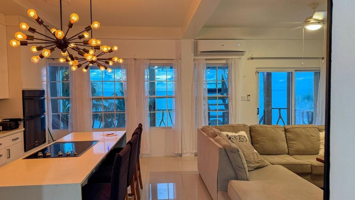 Apartment 2b 2b Modern Centrally Located Ac Seafront Caye Caulker