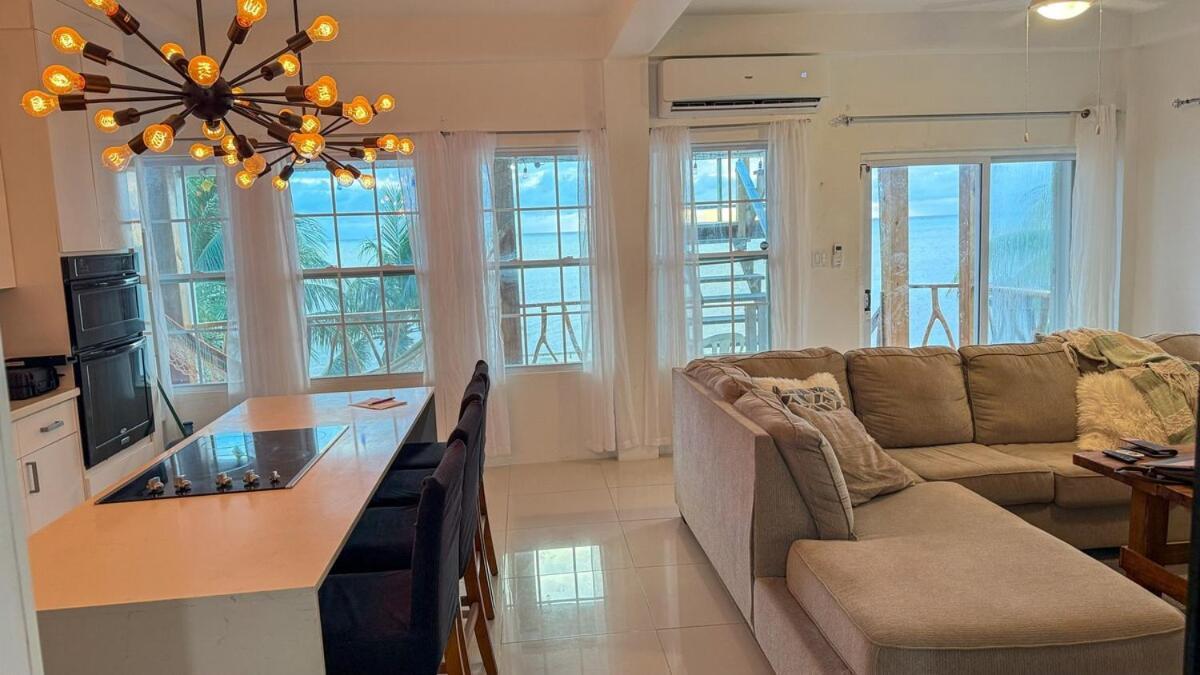 2b 2b Modern Centrally Located Ac Seafront Caye Caulker