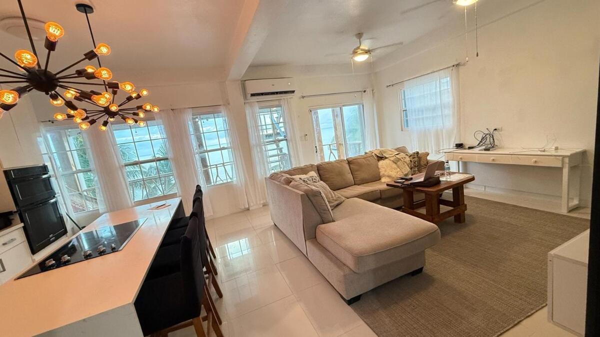 Apartment 2b 2b Modern Centrally Located Ac Seafront