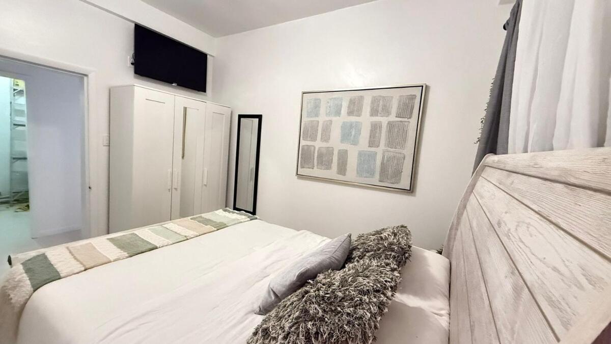 2b 2b Modern Centrally Located Ac Seafront