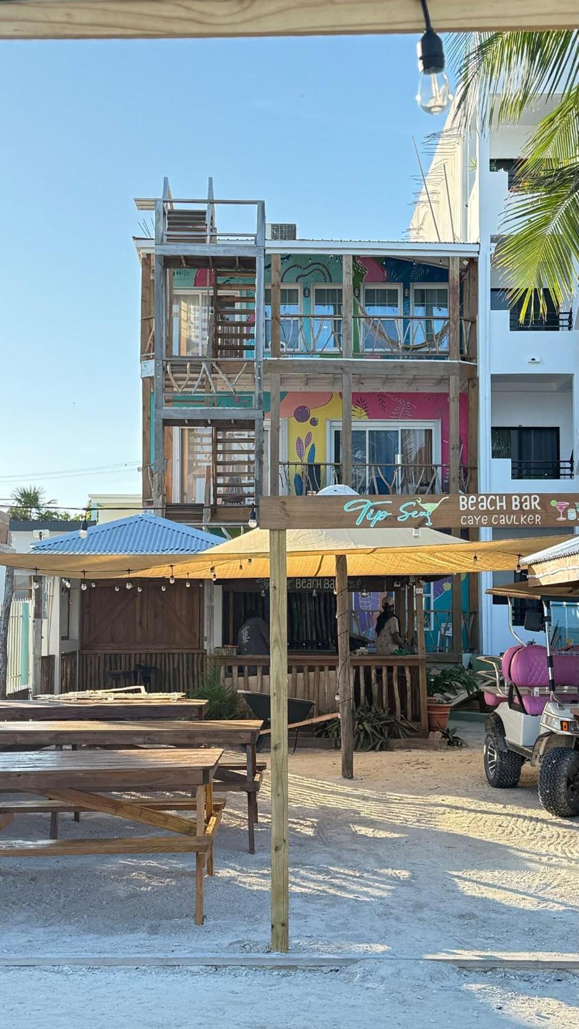 2b 2b Modern Centrally Located Ac Seafront * Caye Caulker