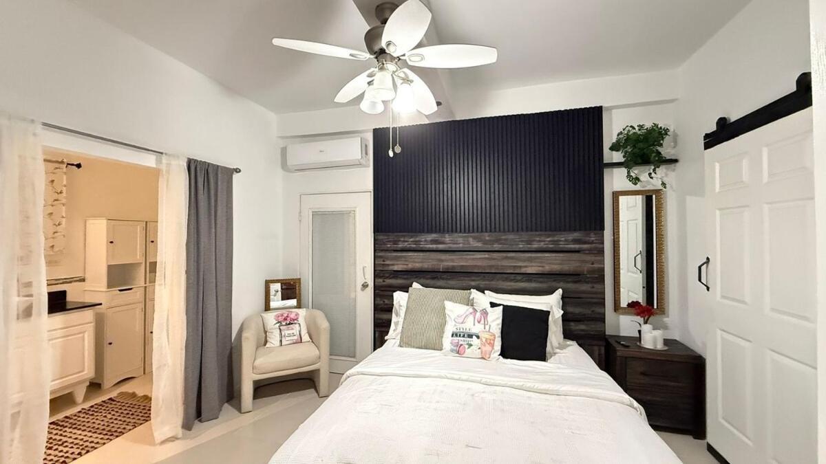 2b 2b Modern Centrally Located Ac Seafront Apartment *