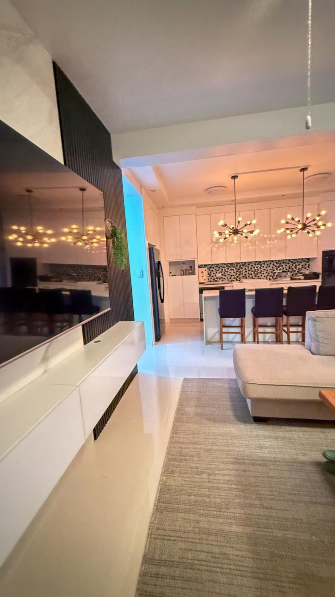 Apartment 2b 2b Modern Centrally Located Ac Seafront *