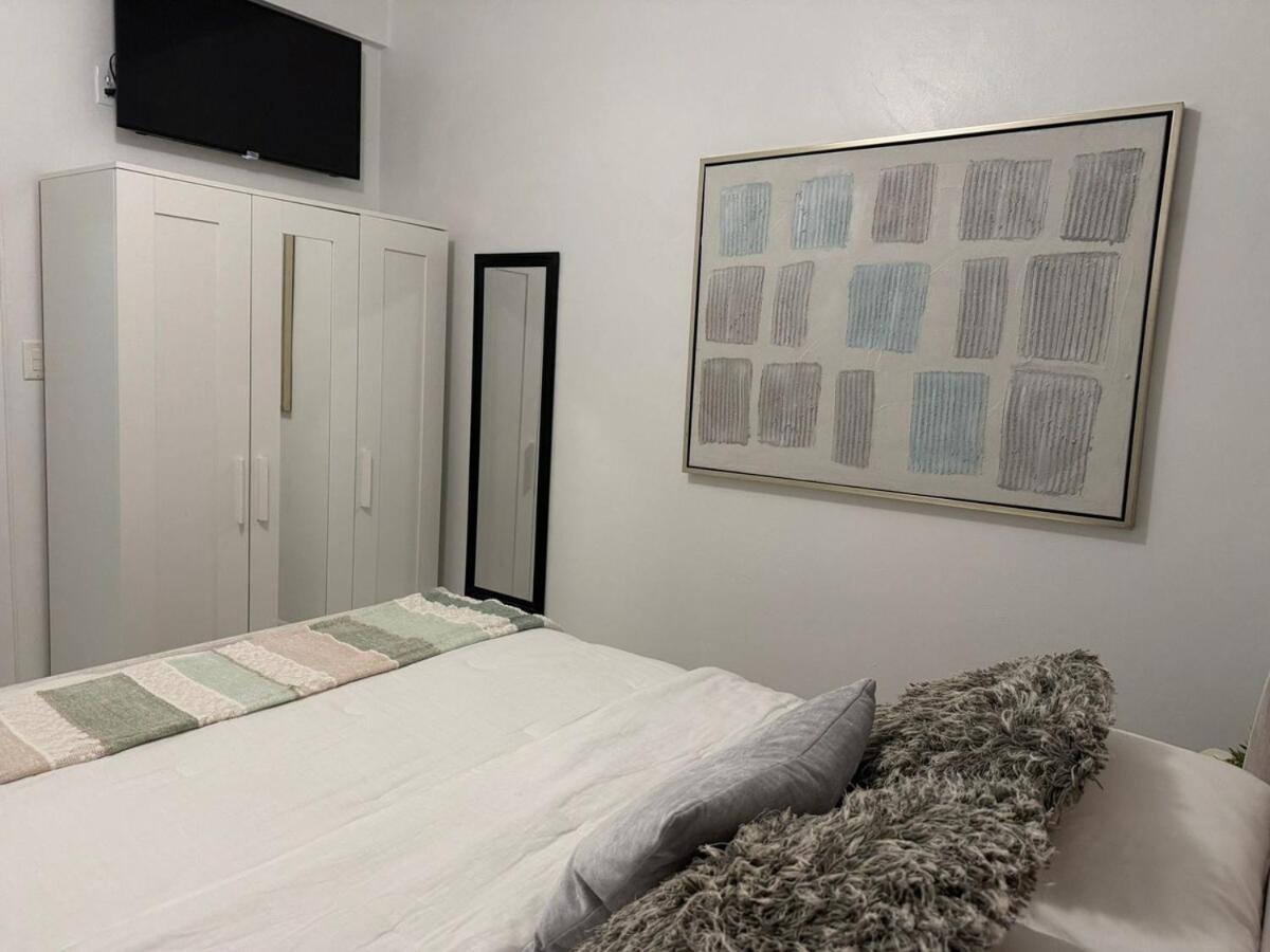 2b 2b Modern Centrally Located Ac Seafront Caye Caulker