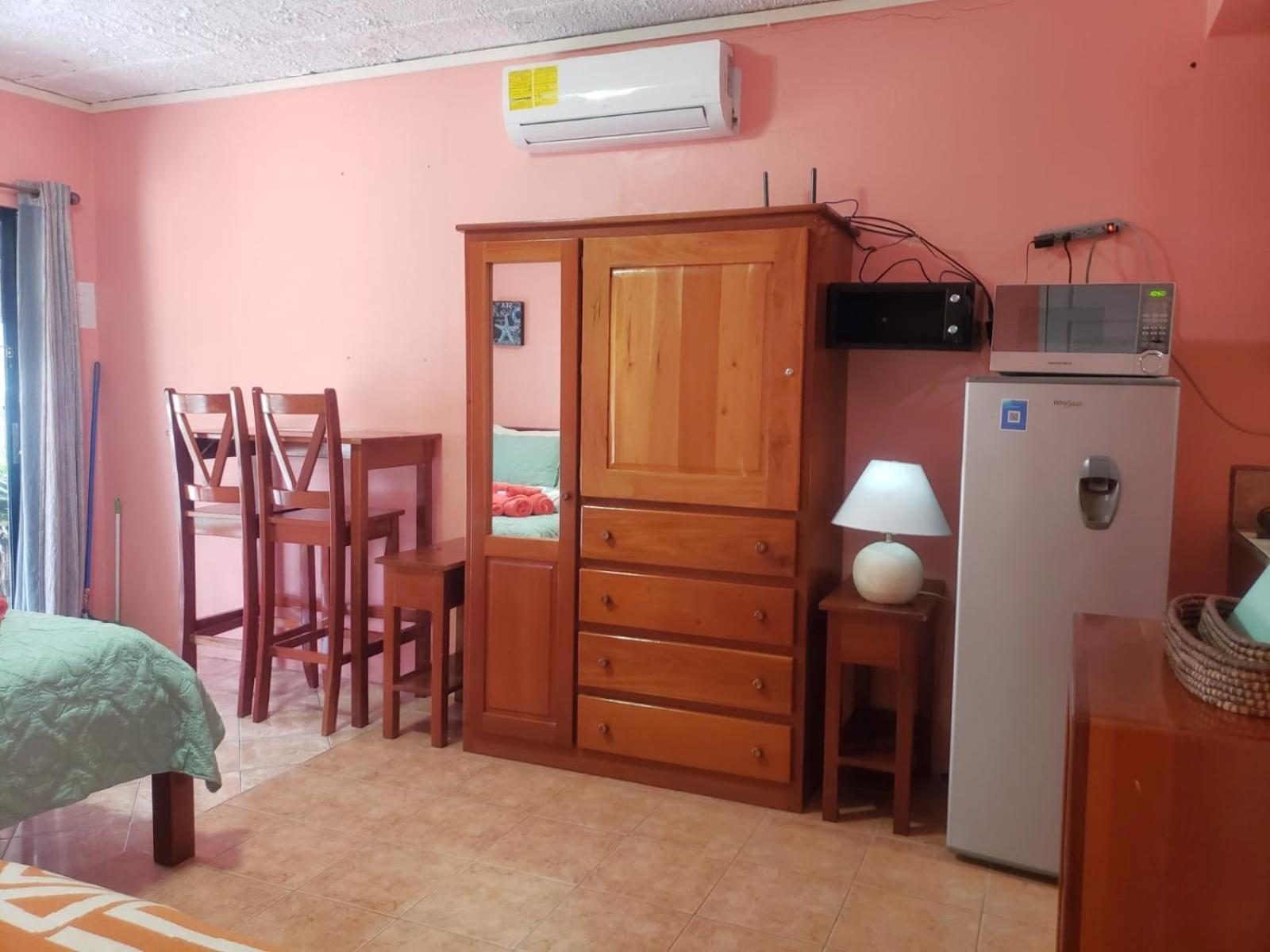 Club At Popeyes Cayo Caulker