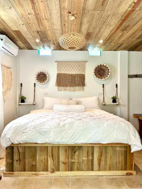 Guest house Shipwreck Cove *